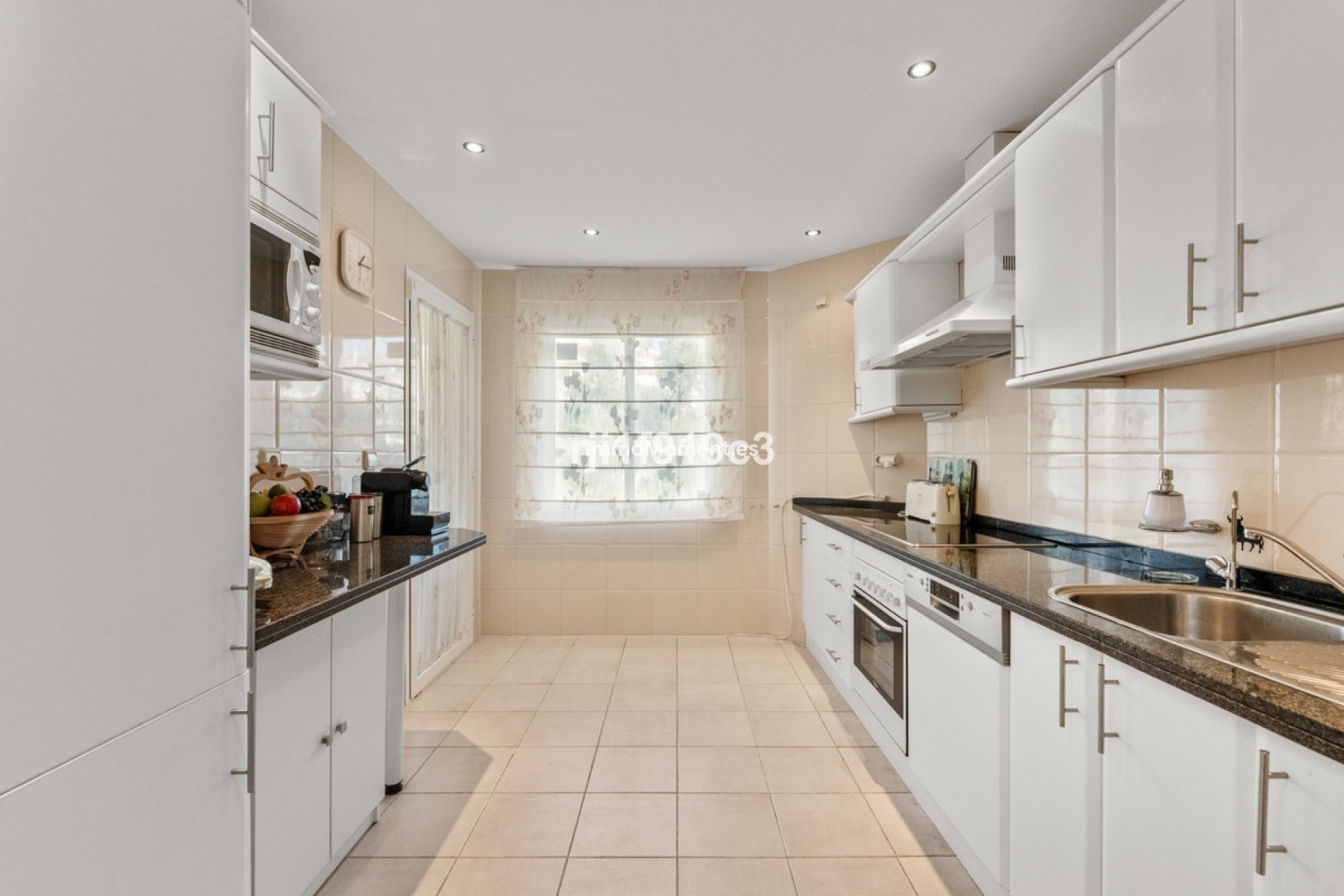 Resale - Apartment - Marbella - Elviria