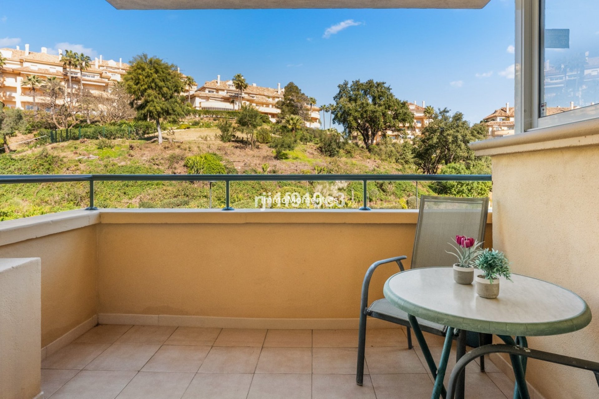 Resale - Apartment - Marbella - Elviria