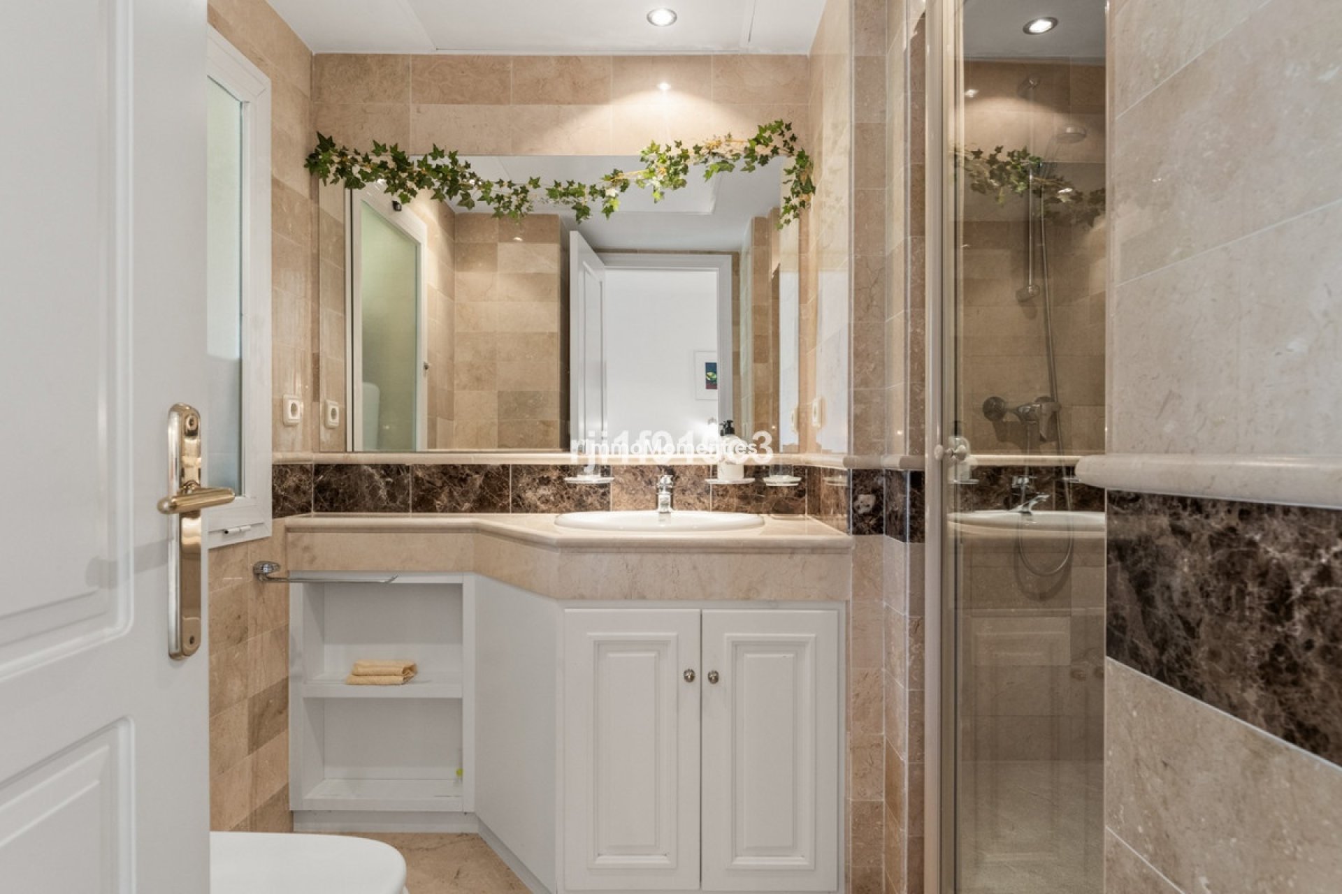 Resale - Apartment - Marbella - Elviria