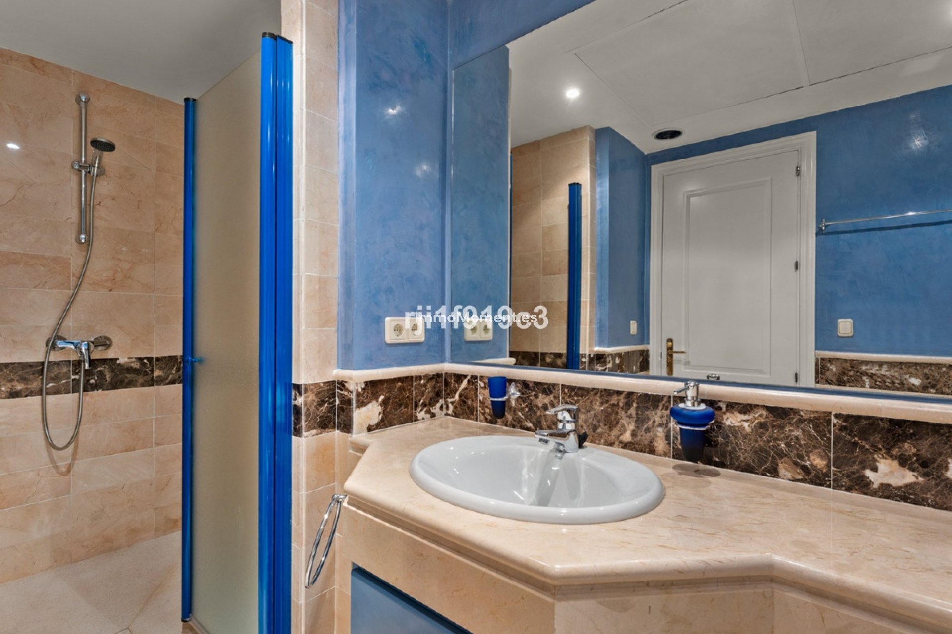 Resale - Apartment - Marbella - Elviria