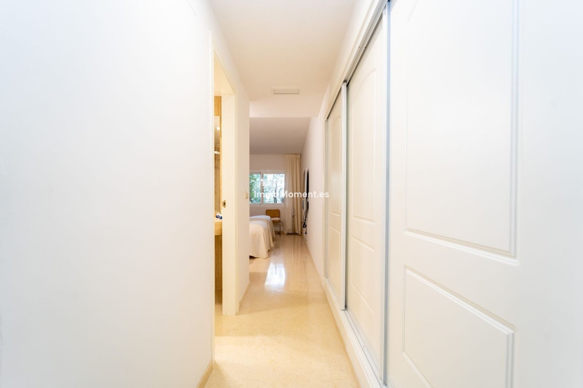 Resale - Apartment - Marbella - Elviria