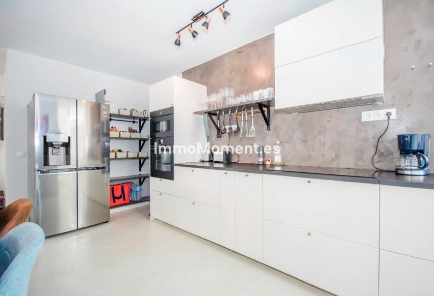 Resale - Apartment - Marbella - Elviria