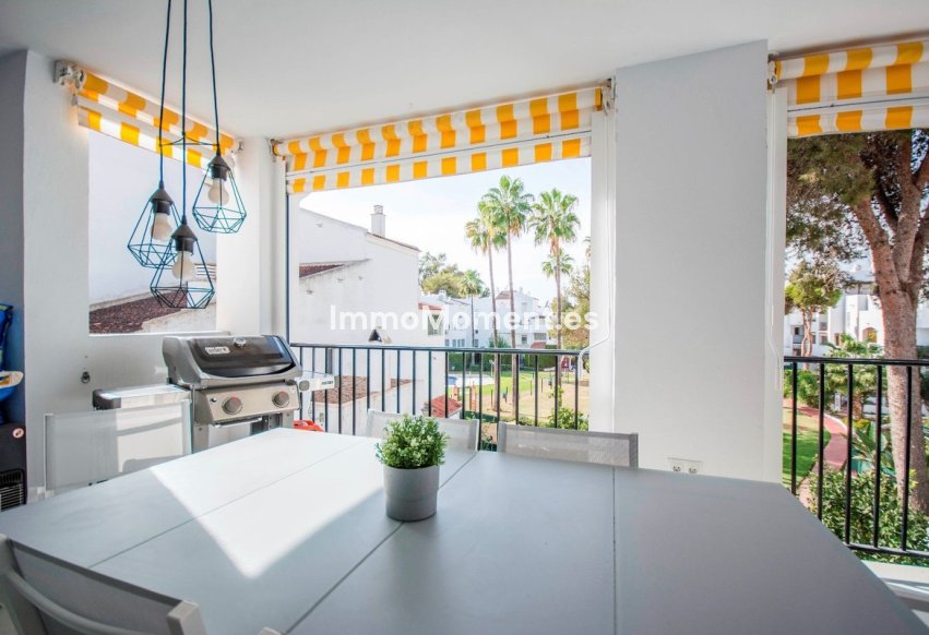 Resale - Apartment - Marbella - Elviria