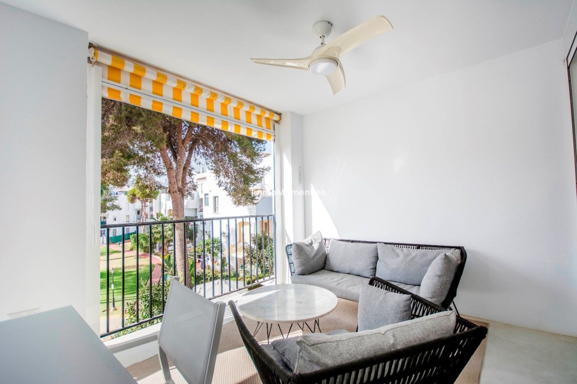 Resale - Apartment - Marbella - Elviria