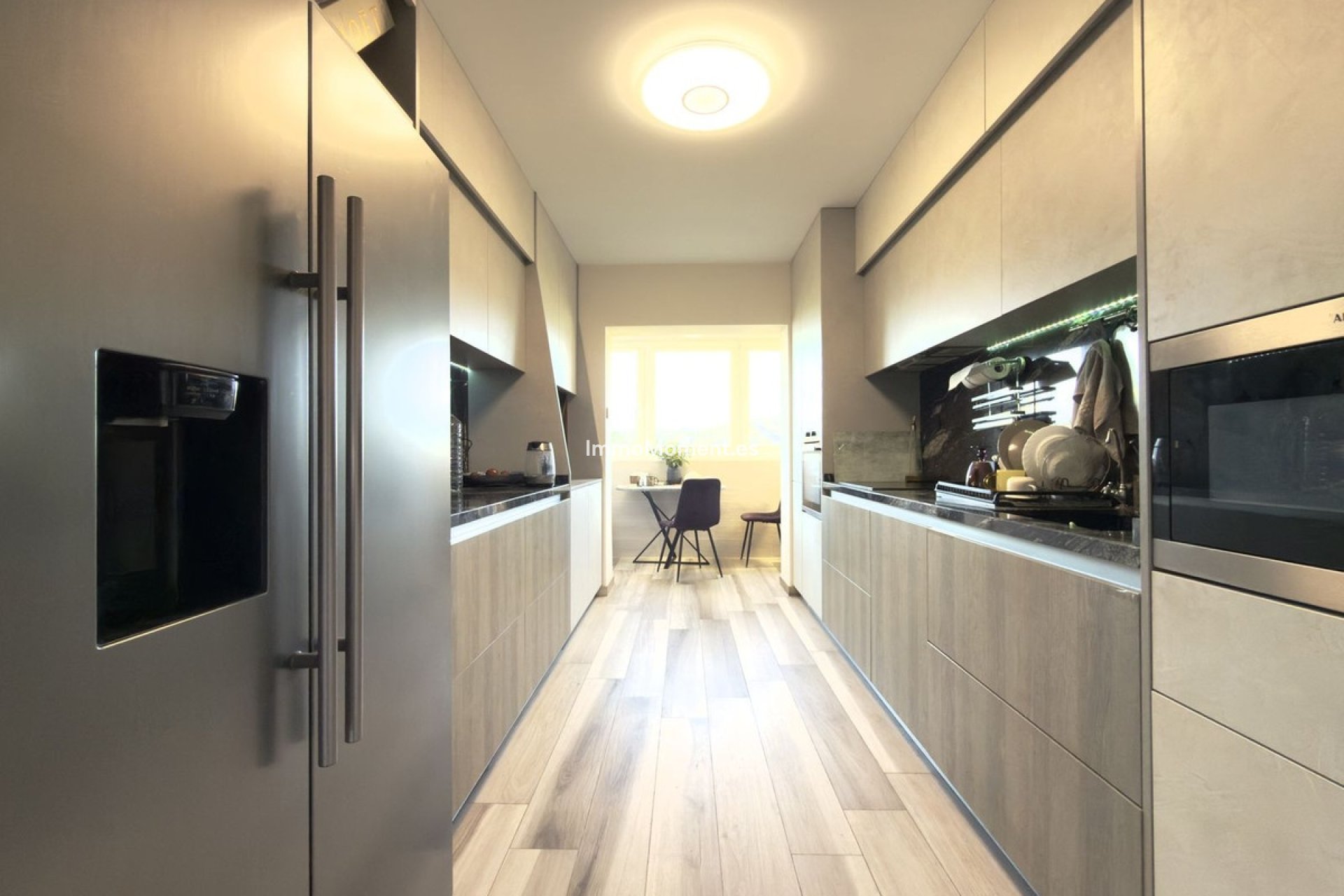 Resale - Apartment - Marbella - Elviria