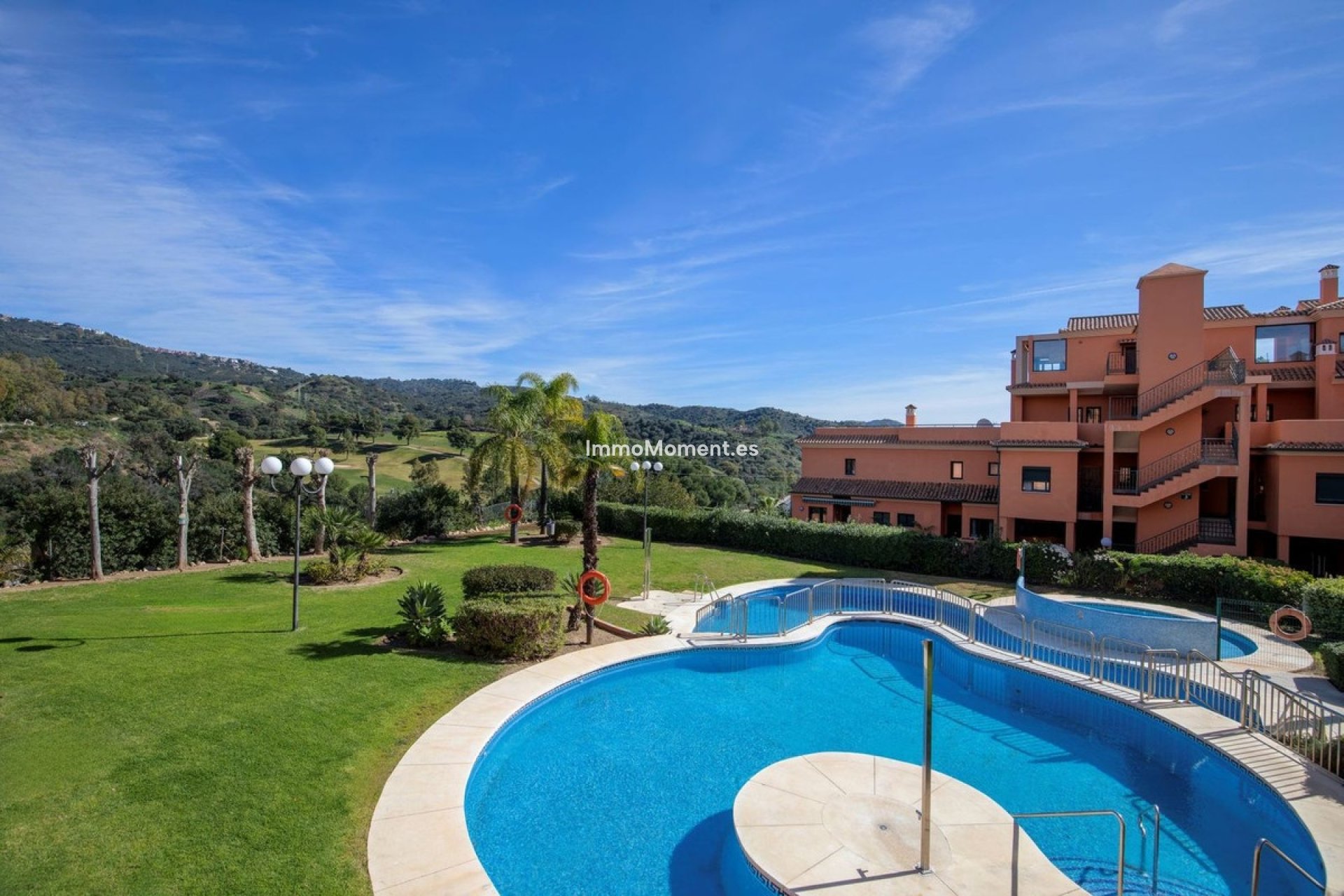 Resale - Apartment - Marbella - Elviria