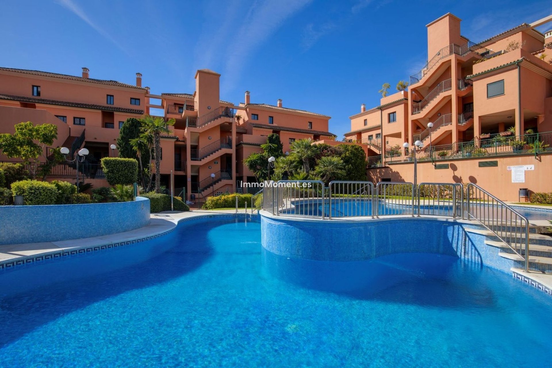 Resale - Apartment - Marbella - Elviria