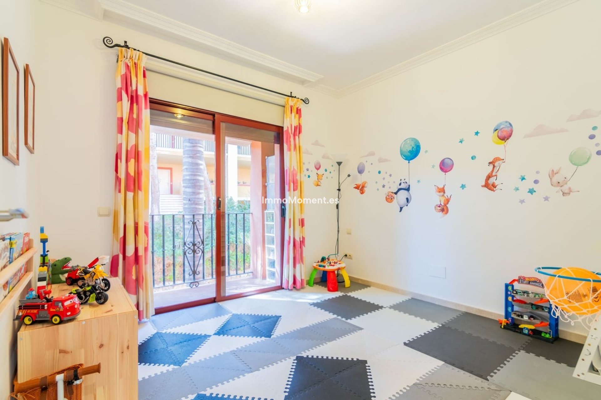 Resale - Apartment - Marbella - Elviria