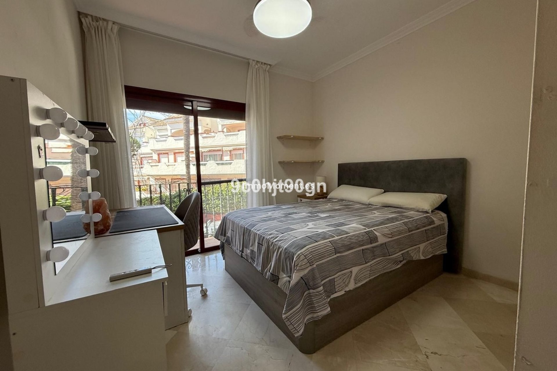 Resale - Apartment - Marbella - Elviria