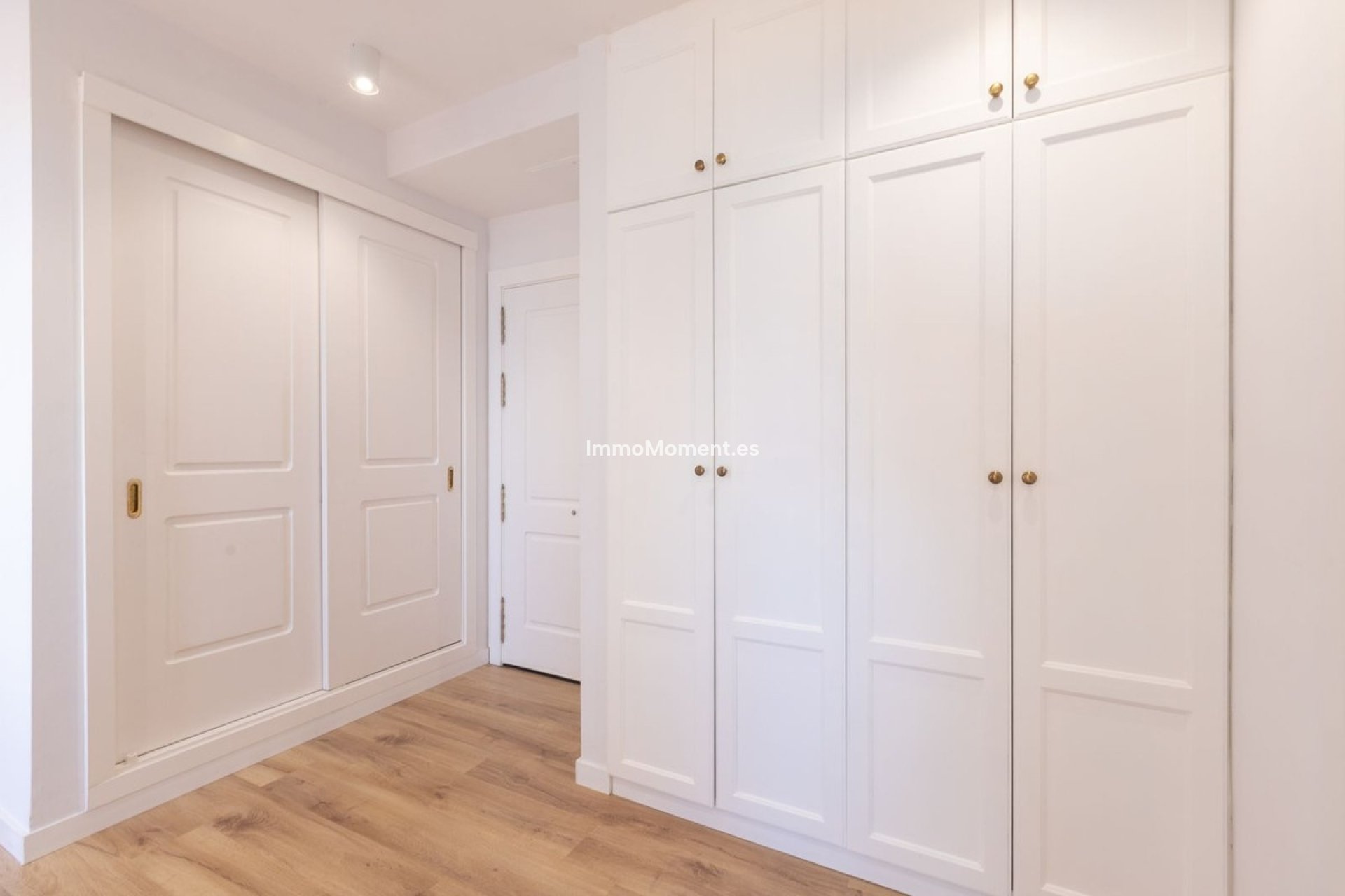 Resale - Apartment - Marbella - Elviria