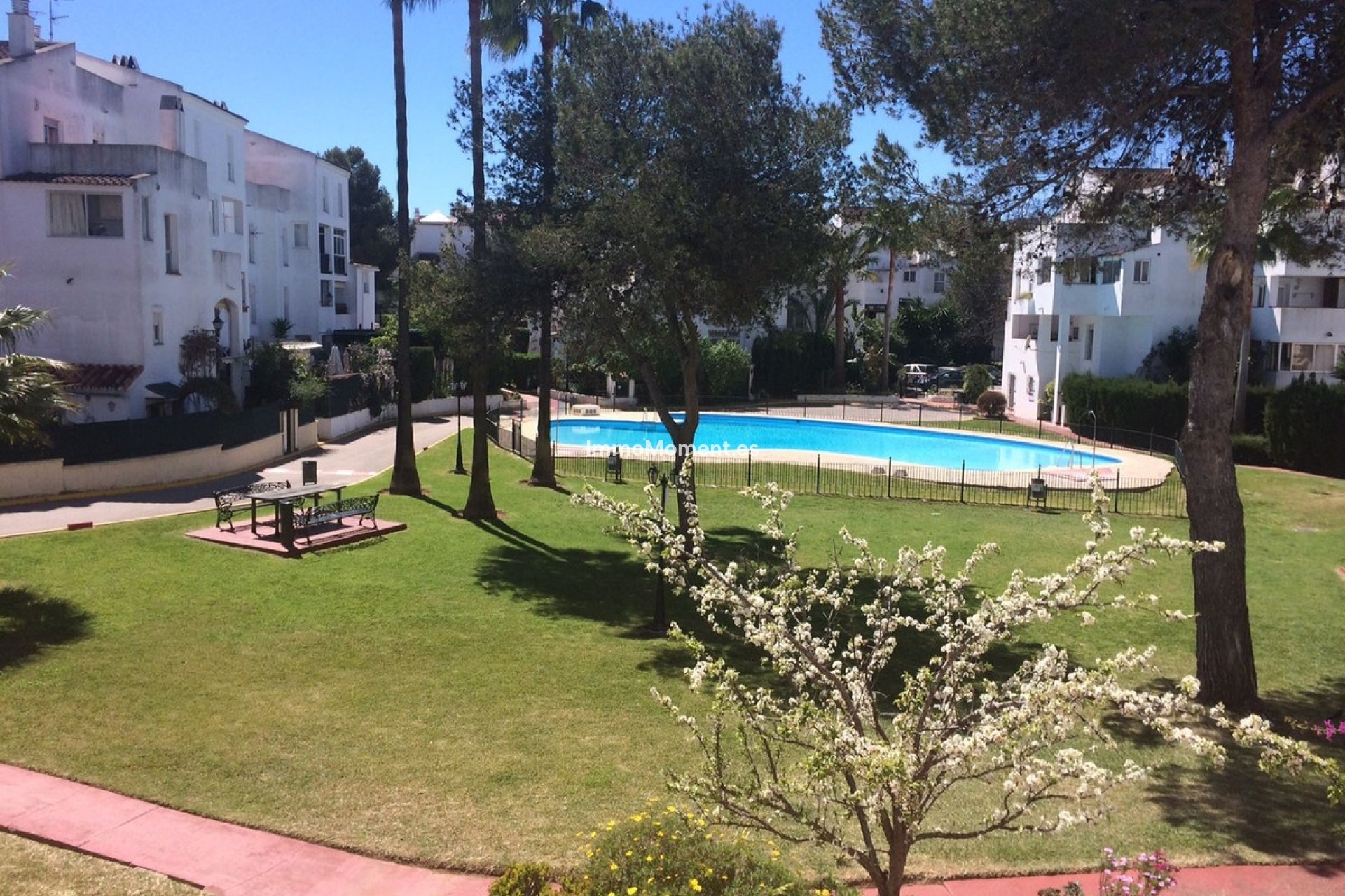 Resale - Apartment - Marbella - Elviria