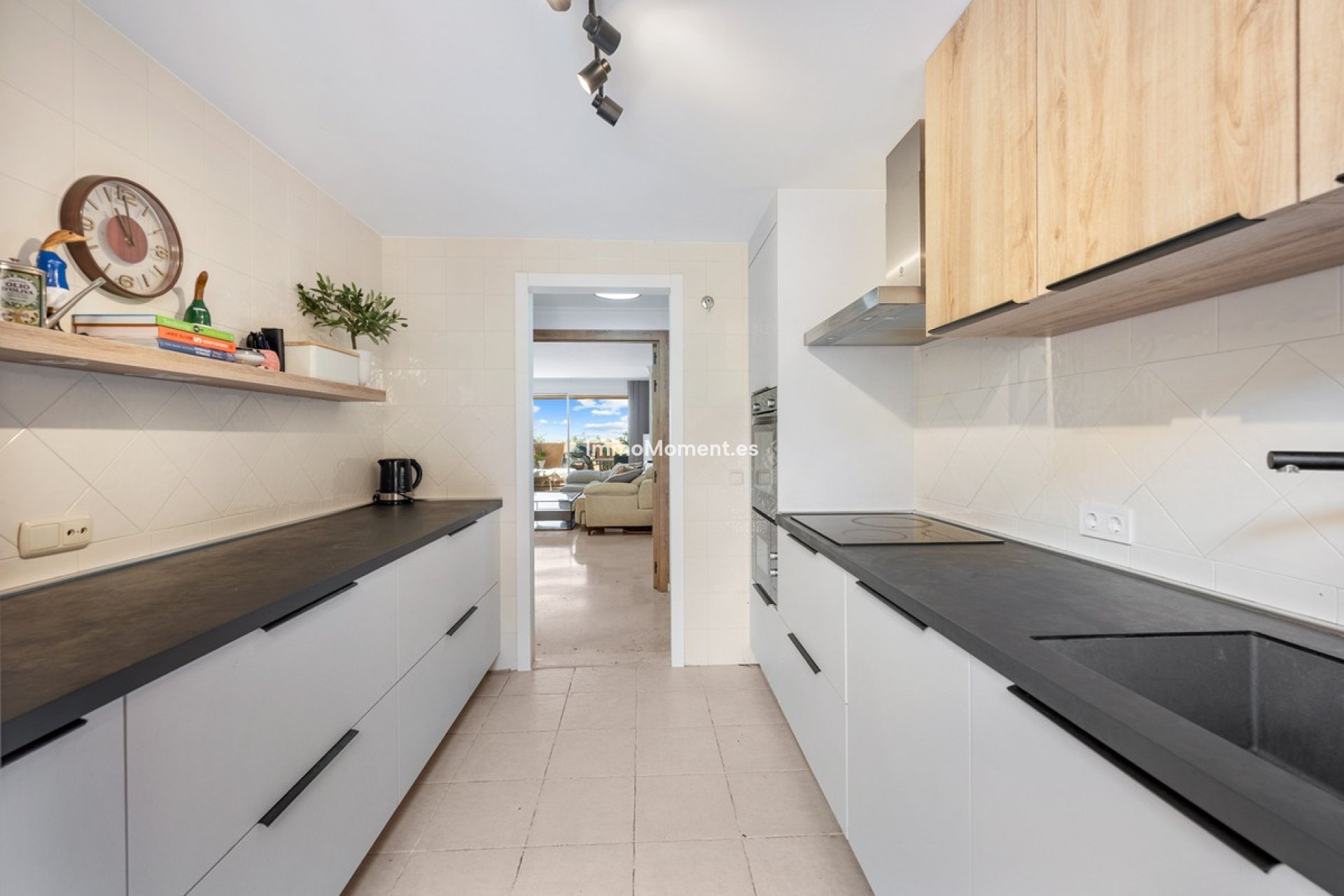 Resale - Apartment - Marbella - Elviria