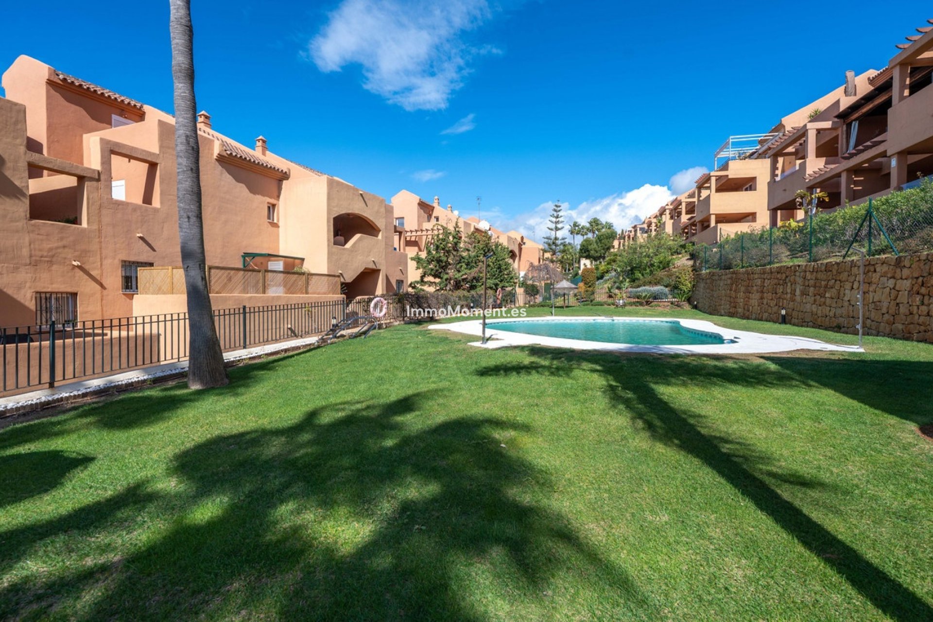 Resale - Apartment - Marbella - Elviria