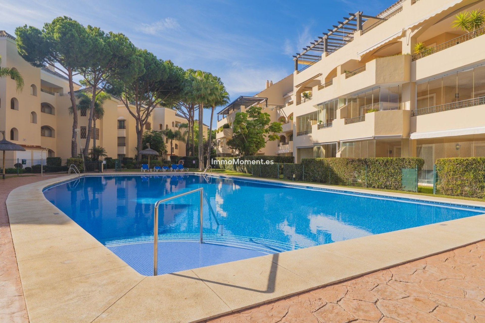 Resale - Apartment - Marbella - Elviria