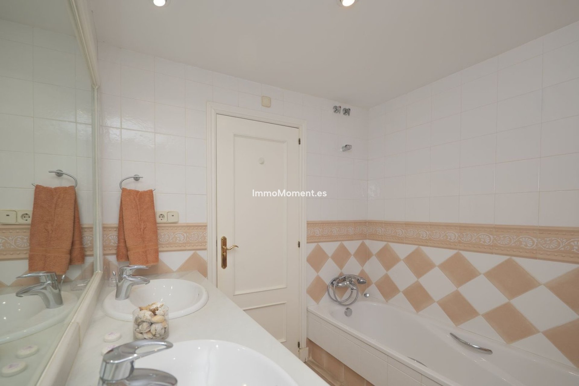 Resale - Apartment - Marbella - Elviria