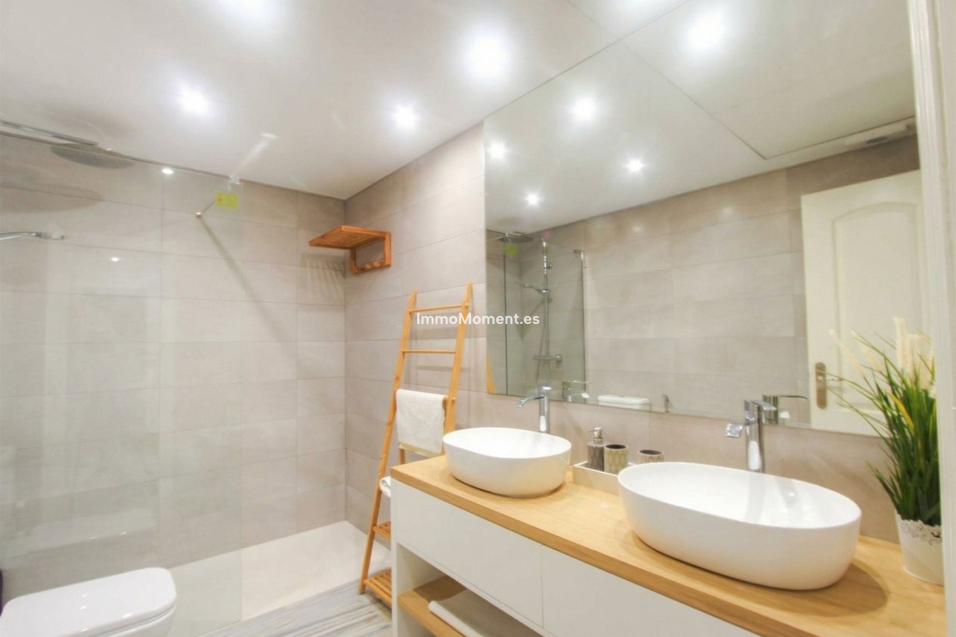 Resale - Apartment - Marbella - Elviria