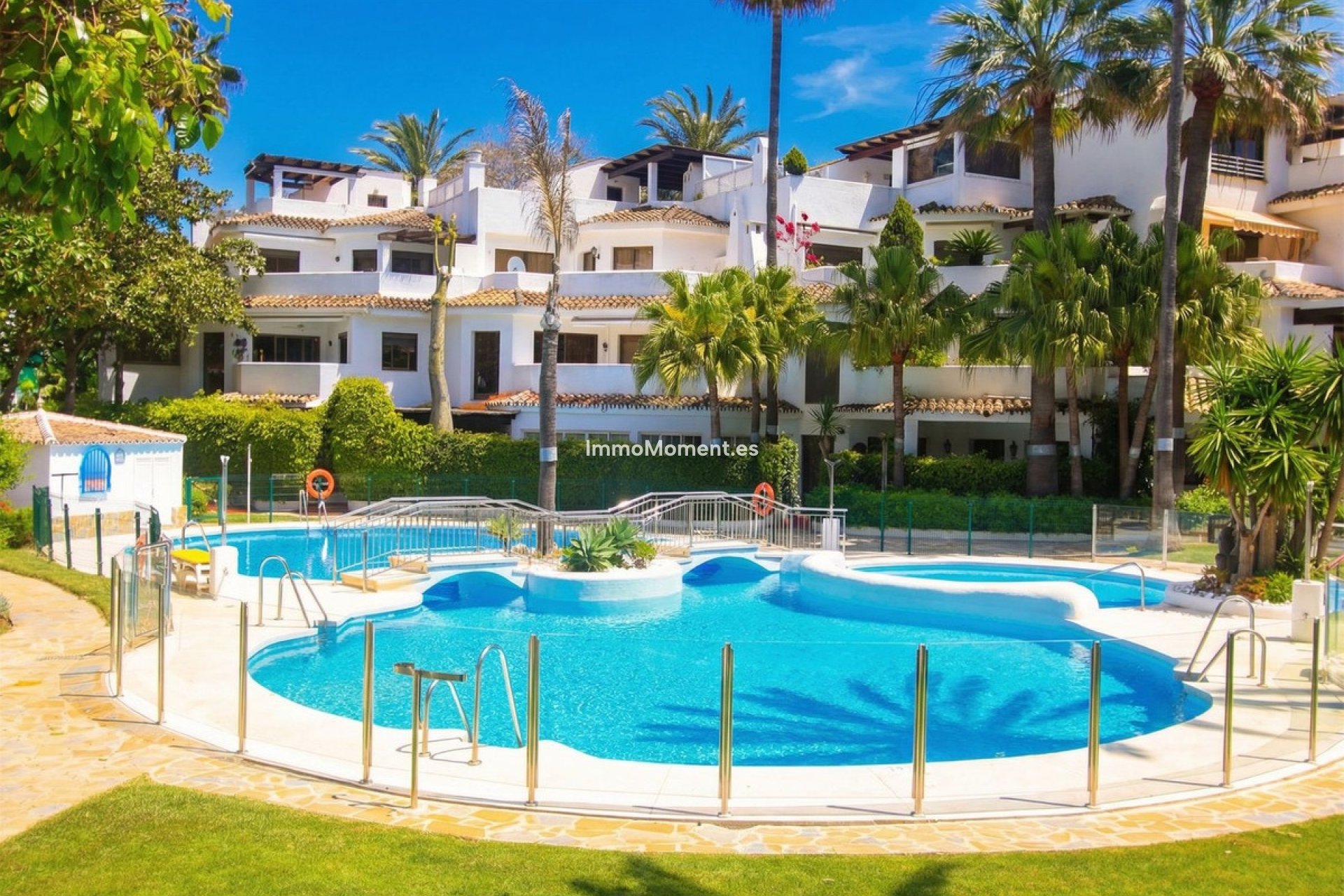 Resale - Apartment - Marbella - Elviria