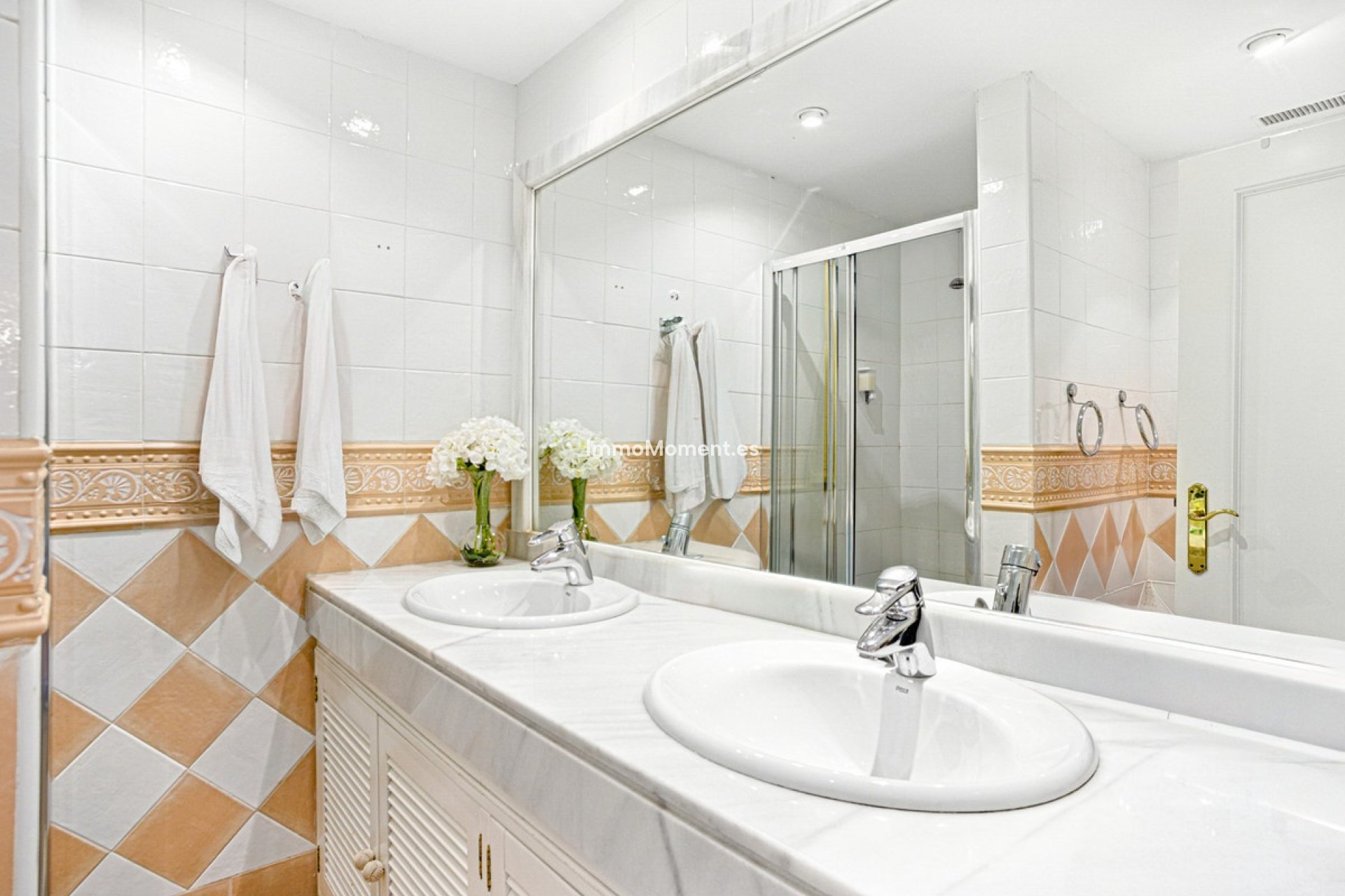 Resale - Apartment - Marbella - Elviria