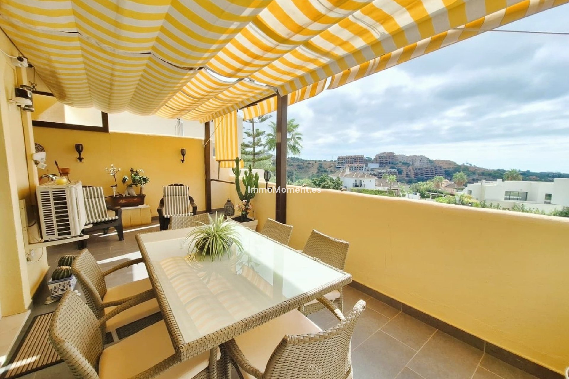 Resale - Apartment - Marbella - Elviria