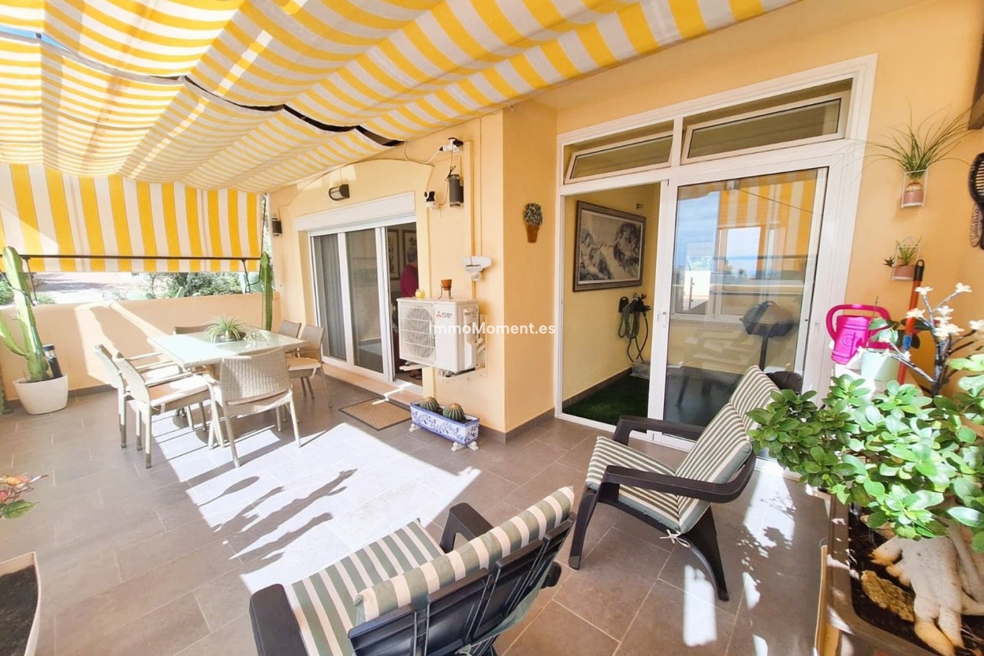 Resale - Apartment - Marbella - Elviria