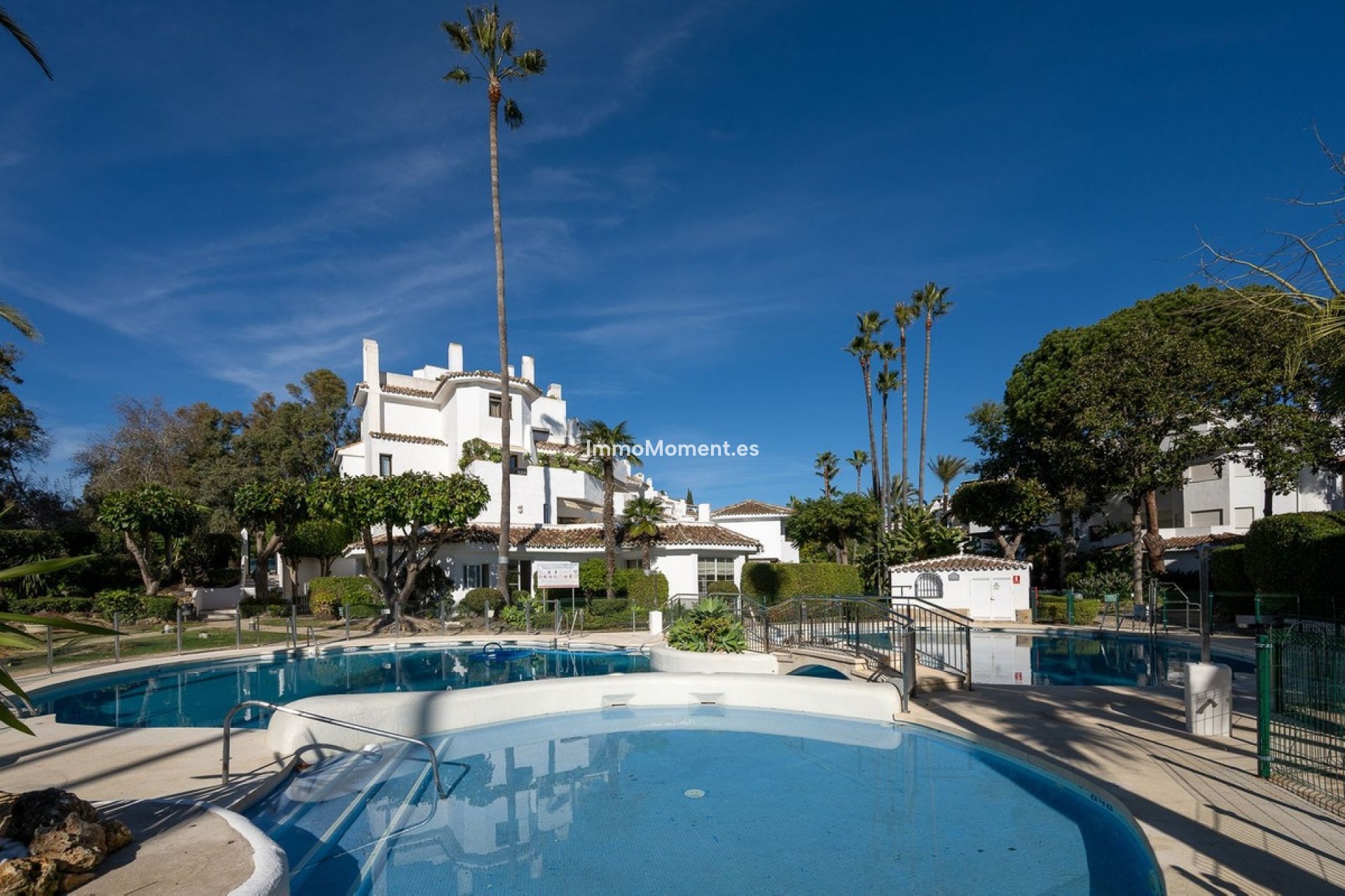Resale - Apartment - Marbella - Elviria