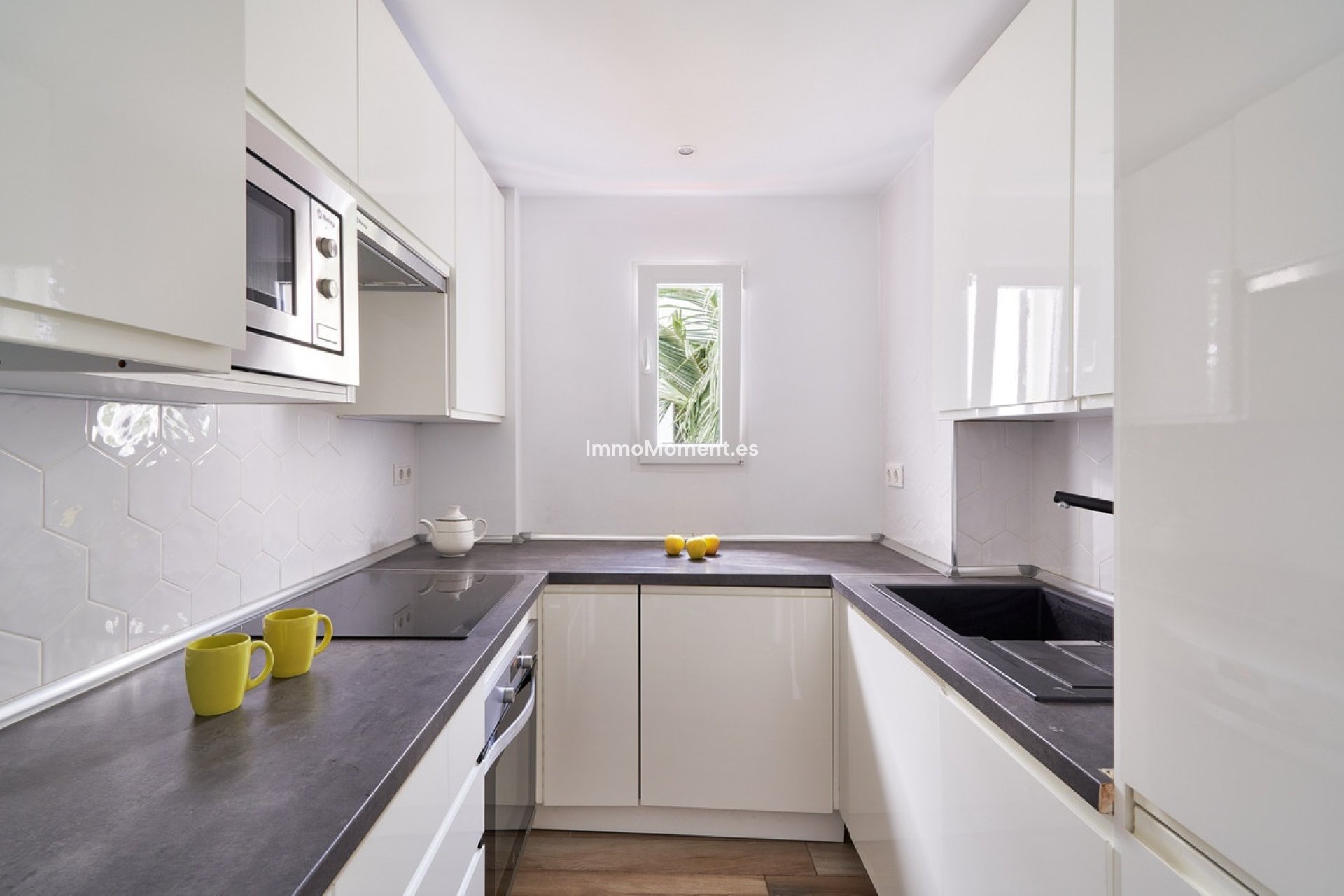 Resale - Apartment - Marbella - Elviria