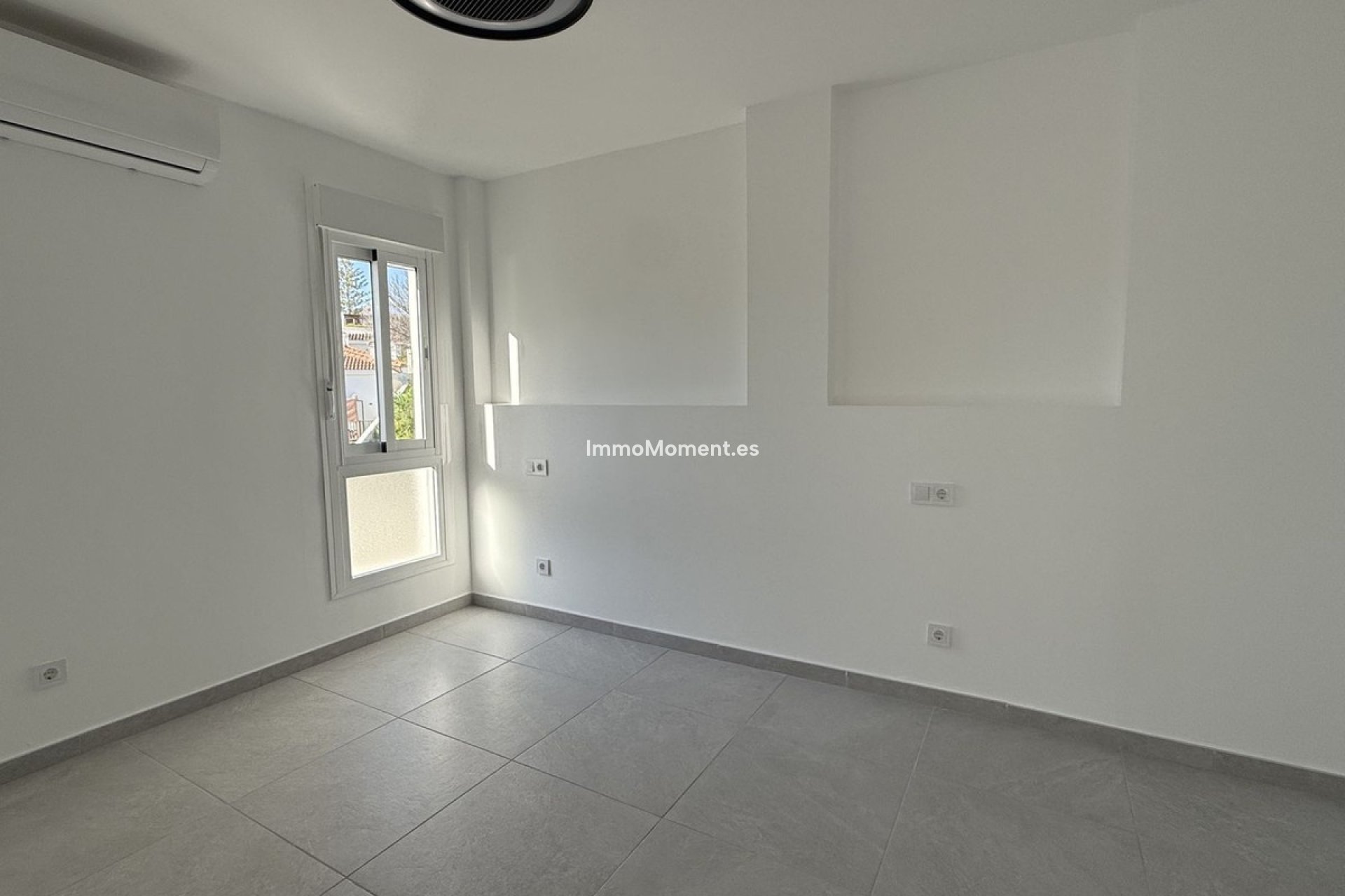 Resale - Apartment - Marbella - Elviria