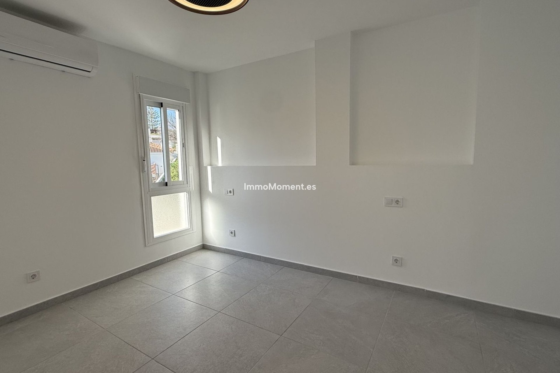 Resale - Apartment - Marbella - Elviria