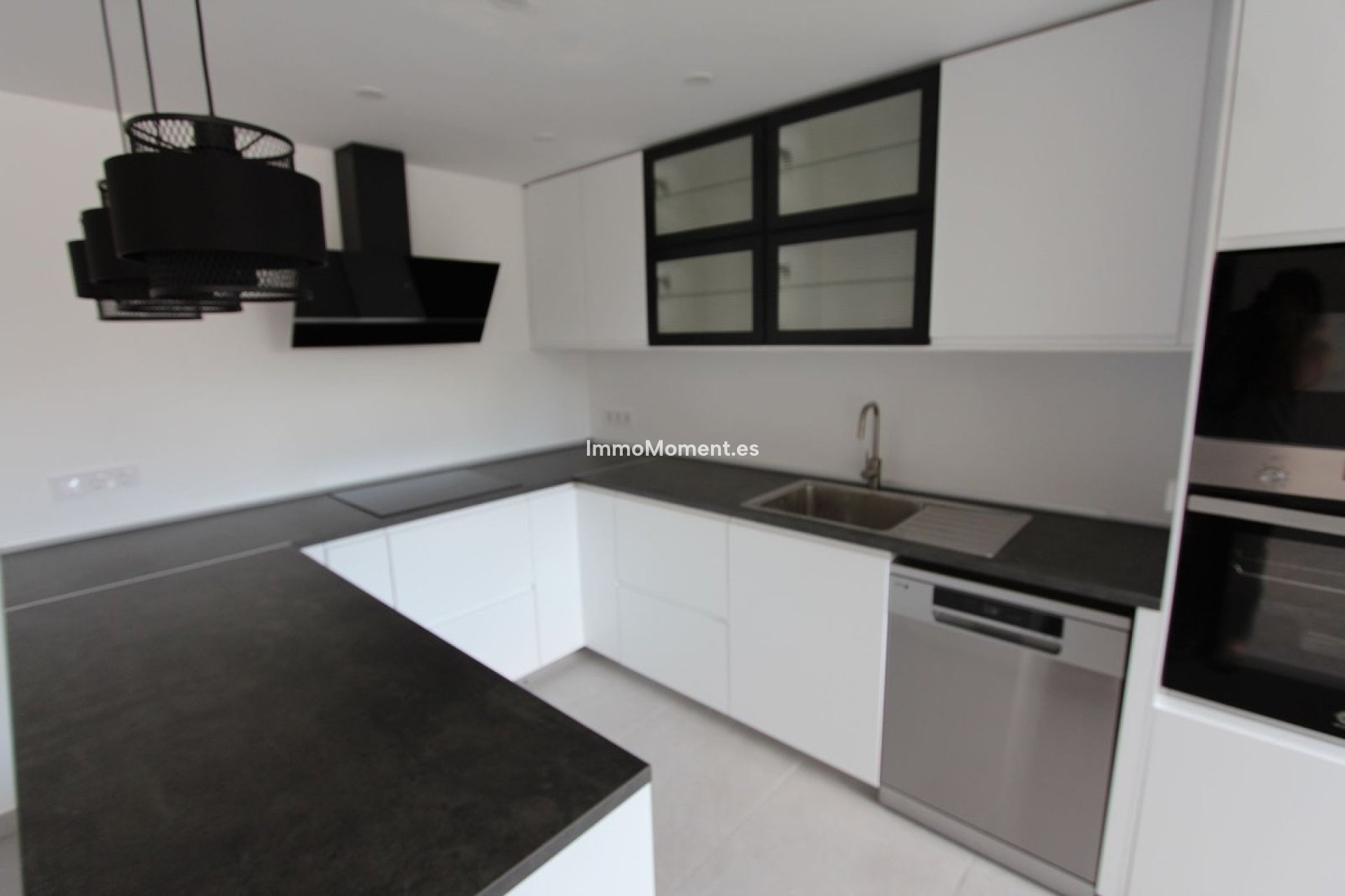 Resale - Apartment - Marbella - Elviria