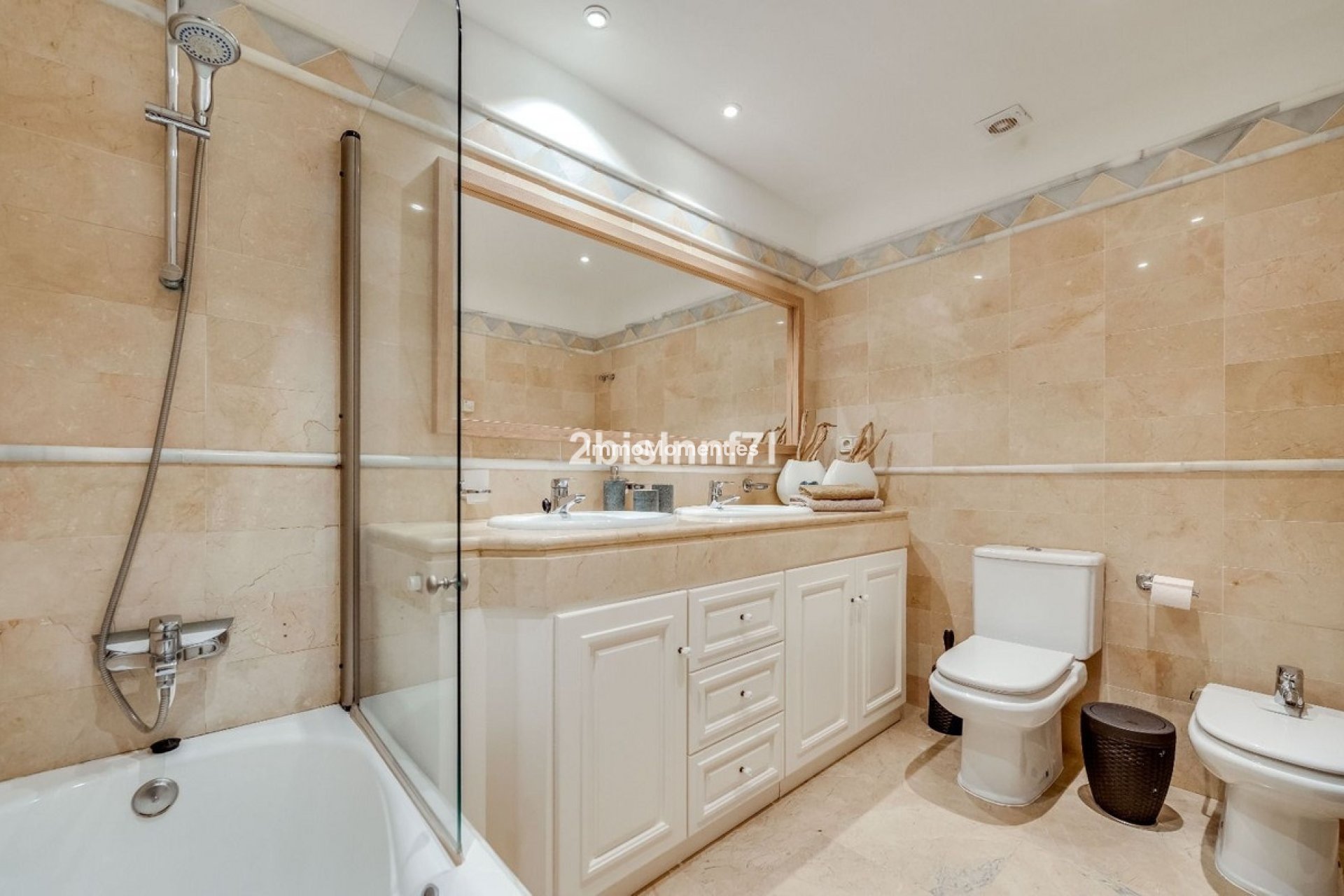 Resale - Apartment - Marbella - Elviria