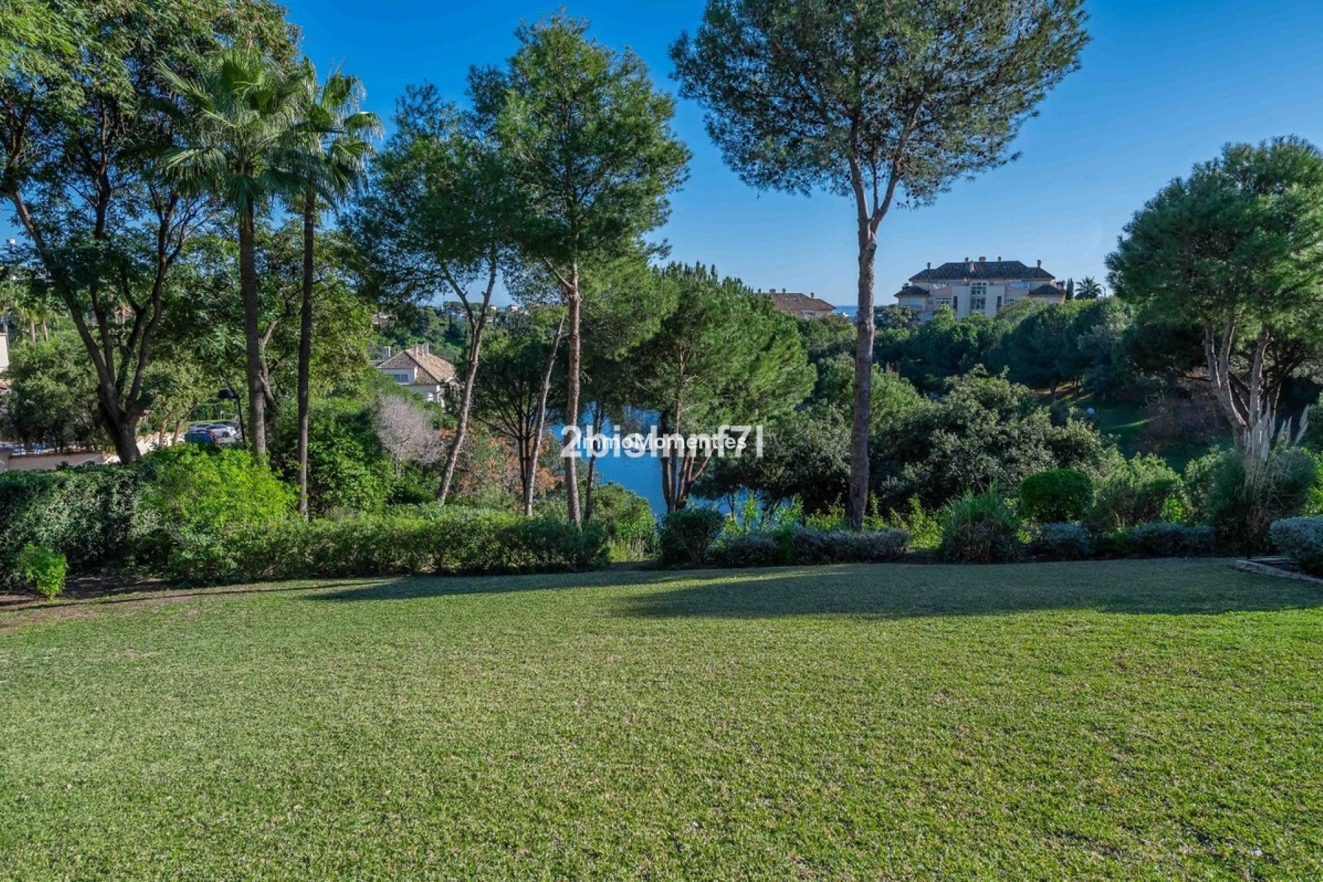 Resale - Apartment - Marbella - Elviria