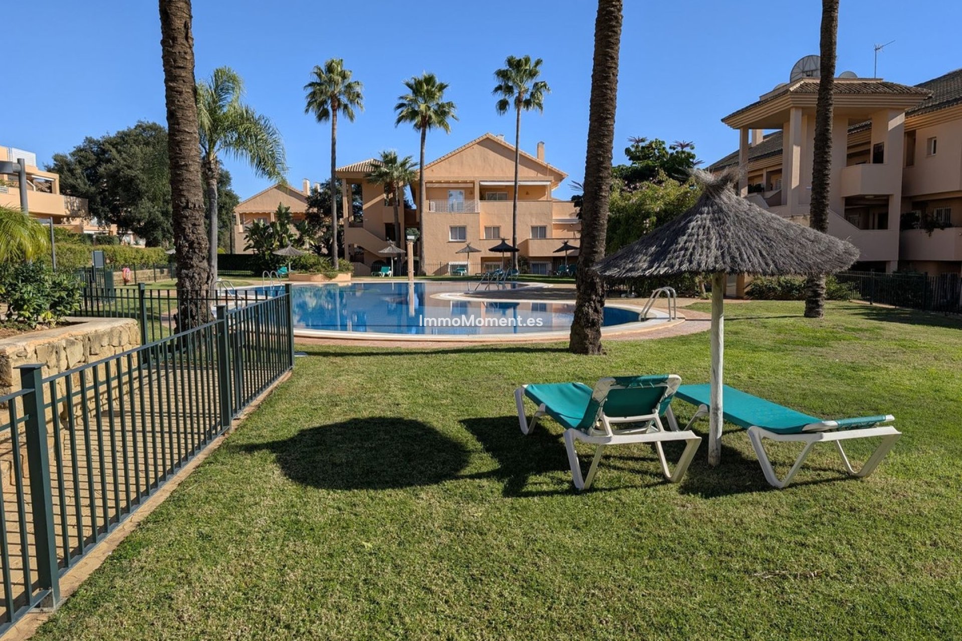 Resale - Apartment - Marbella - Elviria