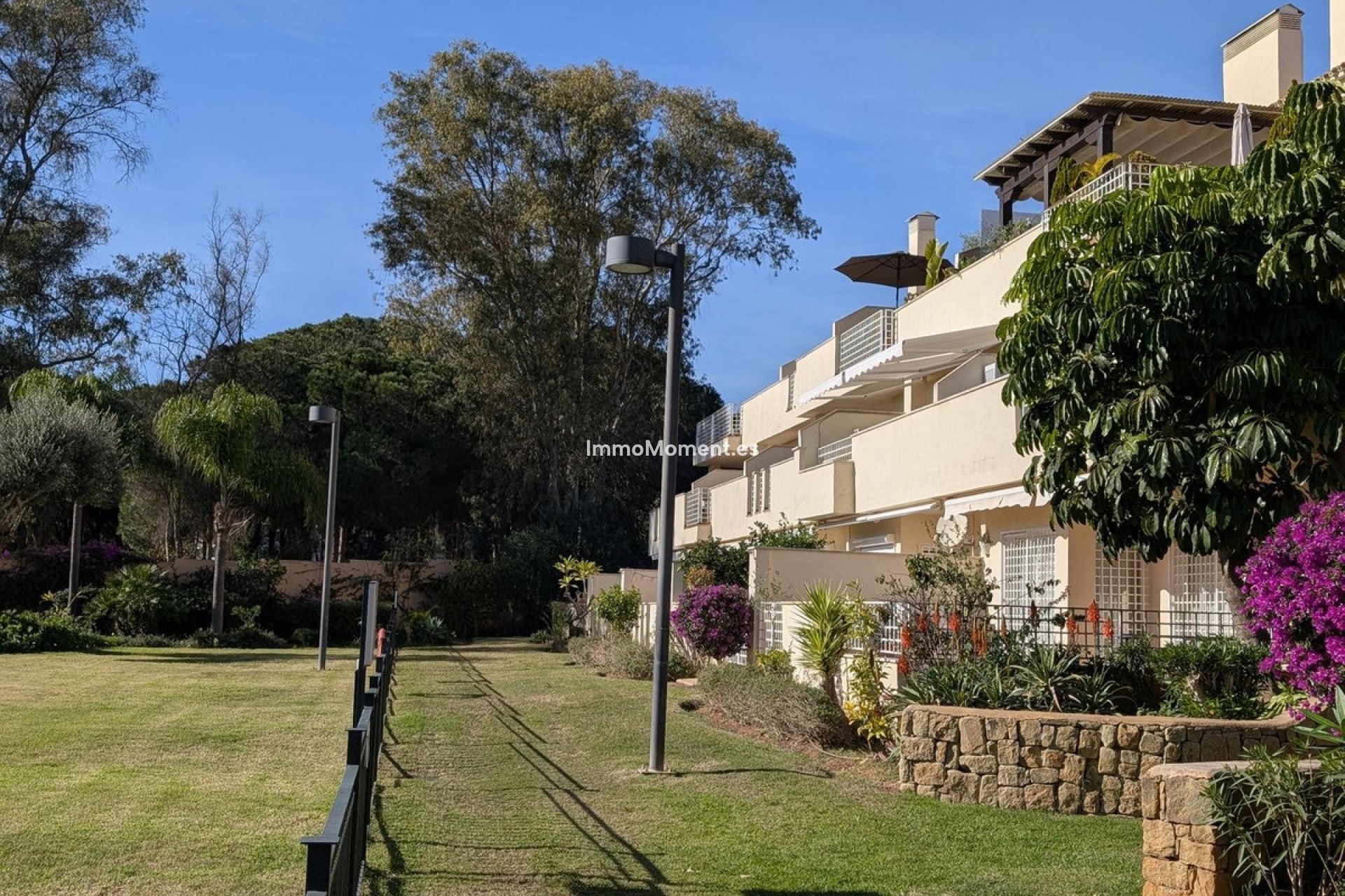 Resale - Apartment - Marbella - Elviria