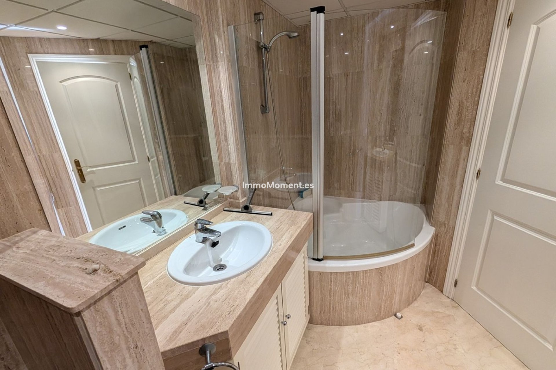 Resale - Apartment - Marbella - Elviria