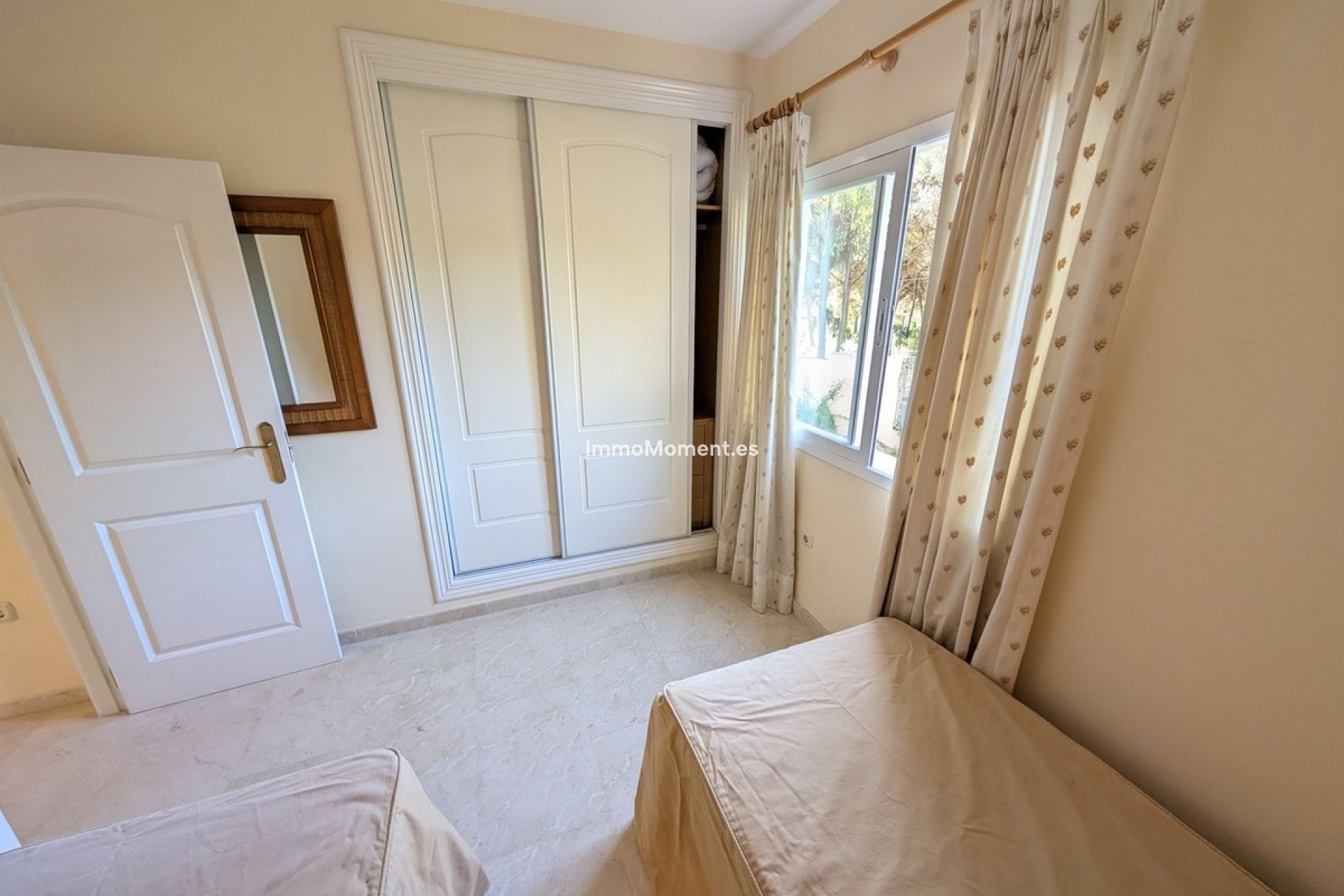 Resale - Apartment - Marbella - Elviria