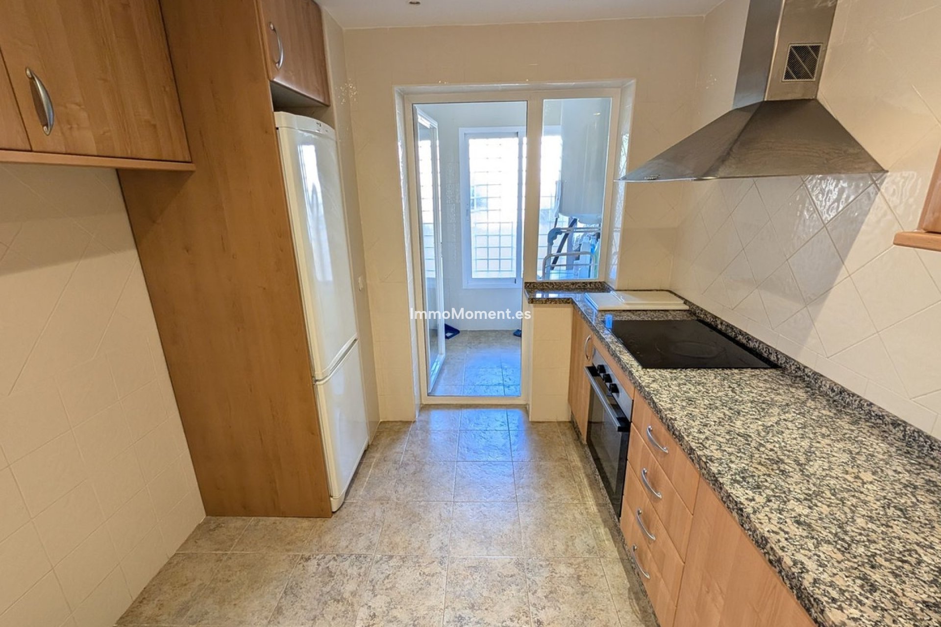 Resale - Apartment - Marbella - Elviria