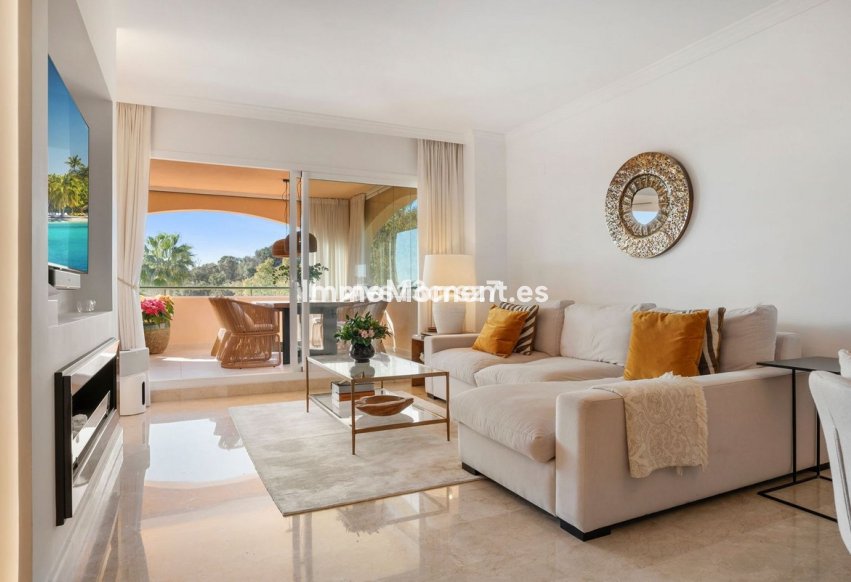 Resale - Apartment - Marbella - Elviria
