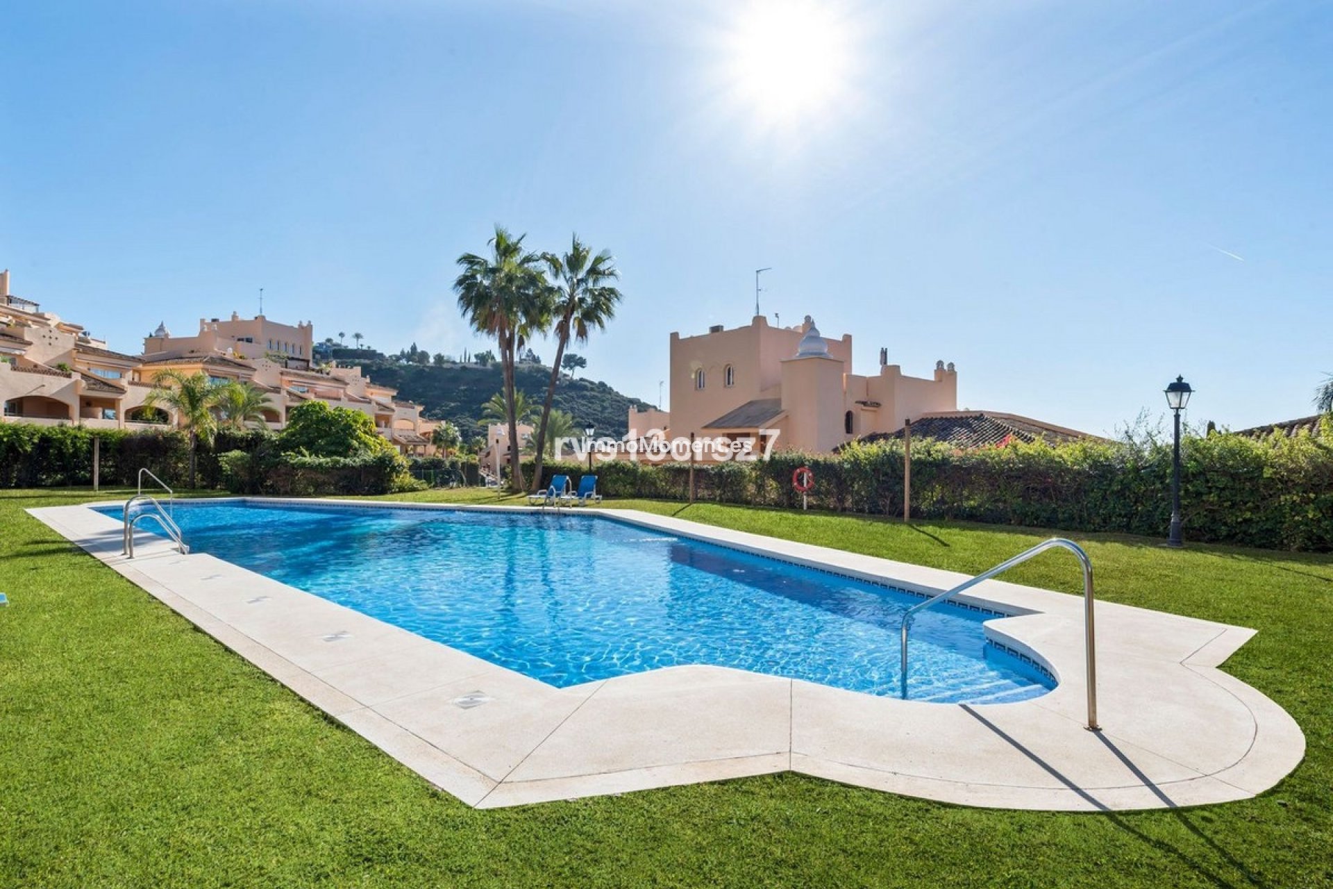Resale - Apartment - Marbella - Elviria