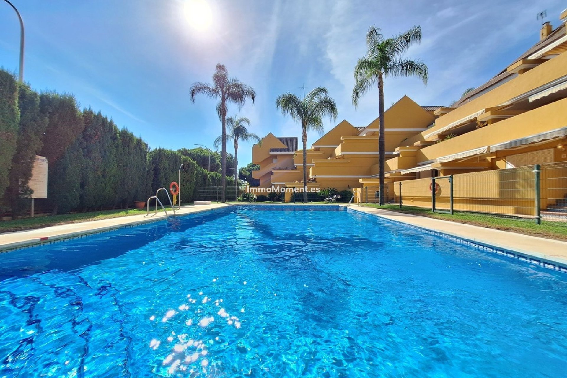 Resale - Apartment - Marbella - Elviria