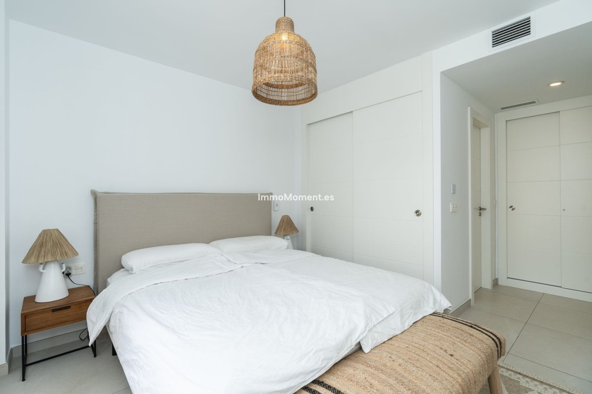 Resale - Apartment - Marbella - Elviria