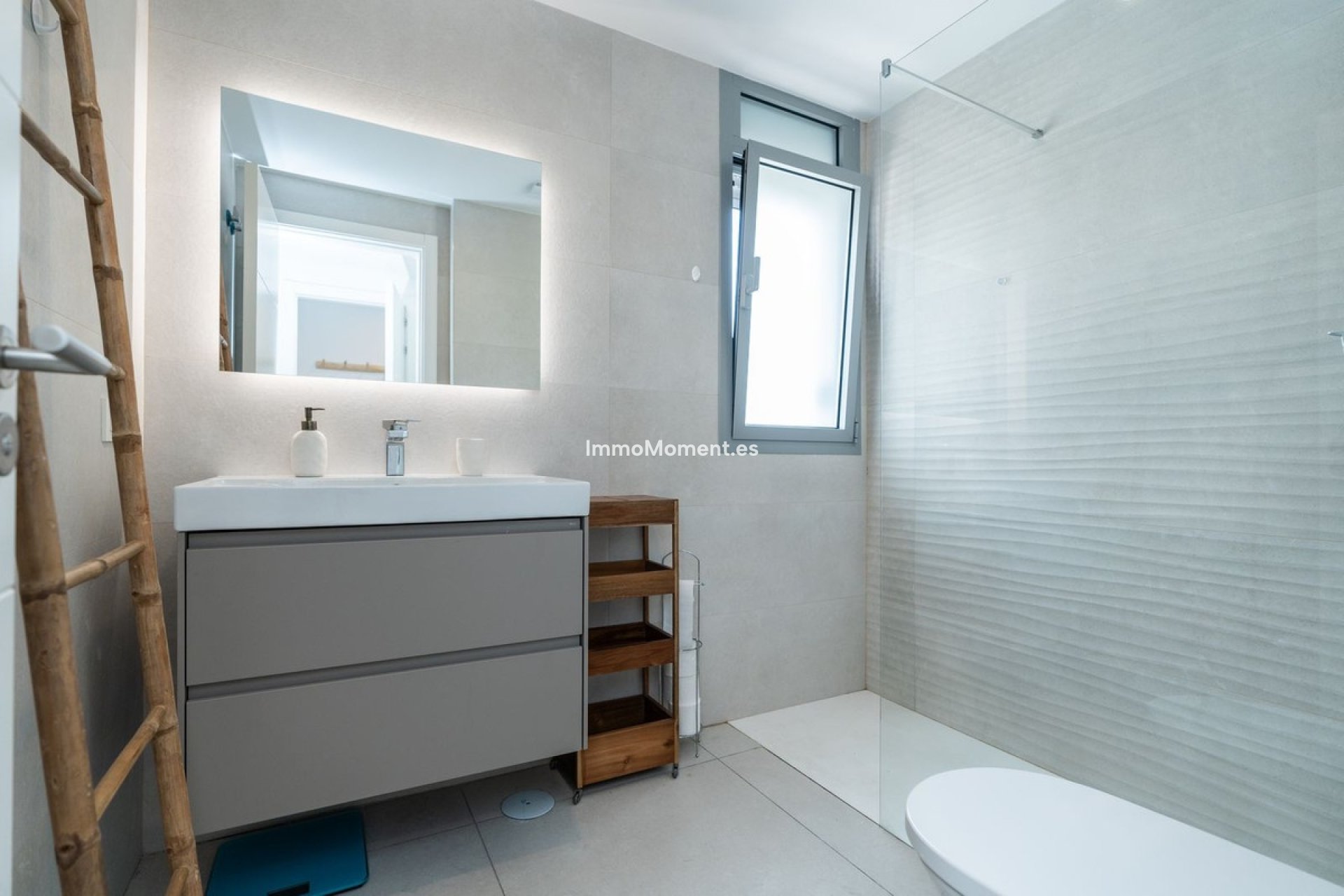 Resale - Apartment - Marbella - Elviria