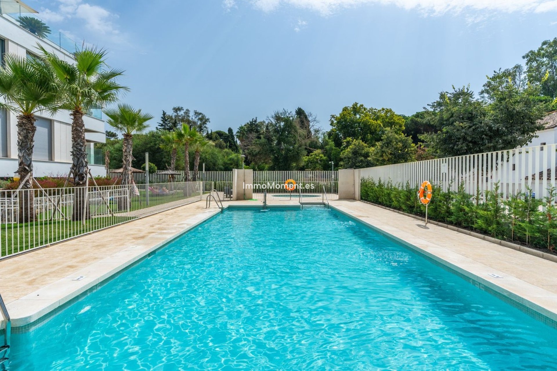 Resale - Apartment - Marbella - Elviria