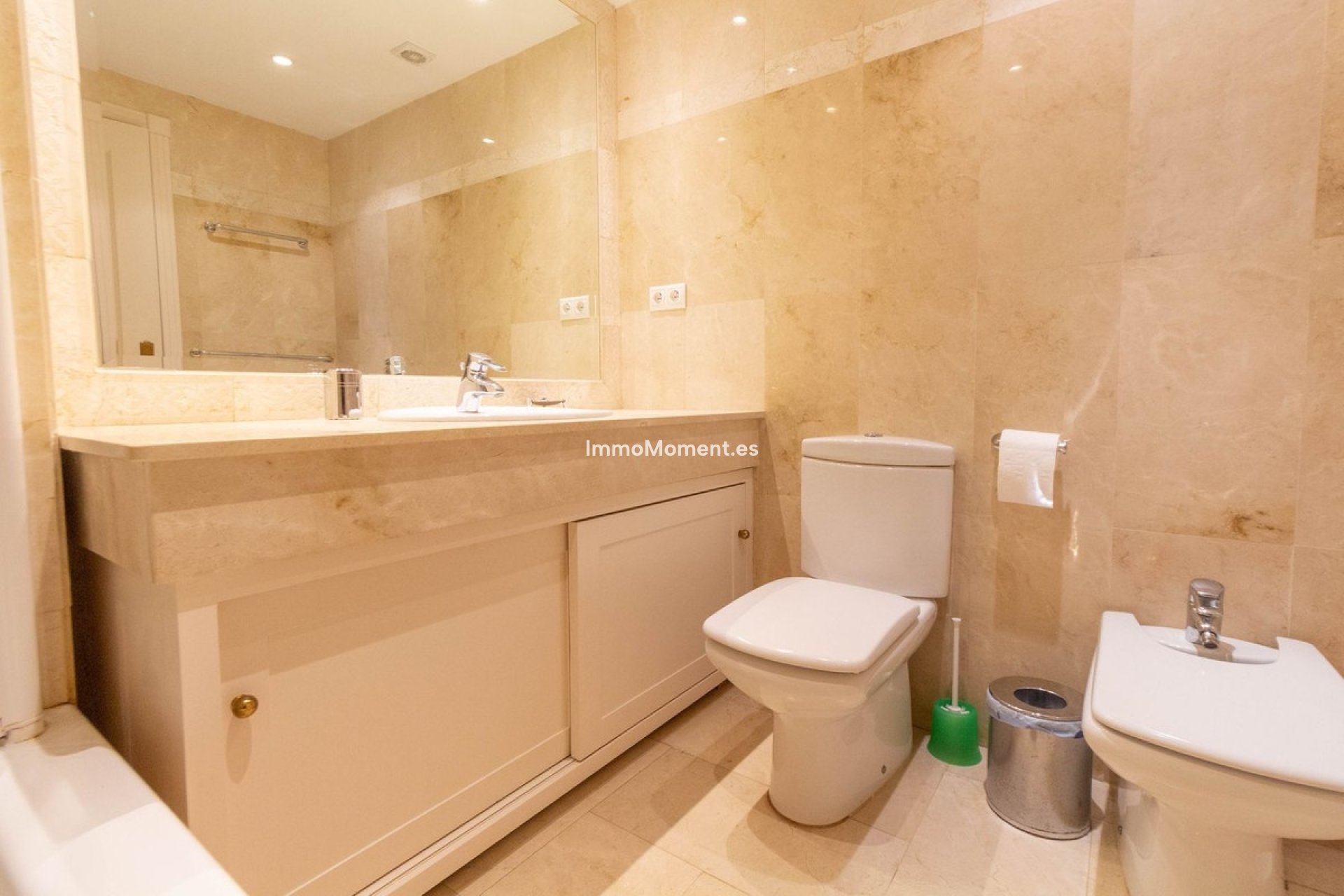 Resale - Apartment - Marbella - Elviria