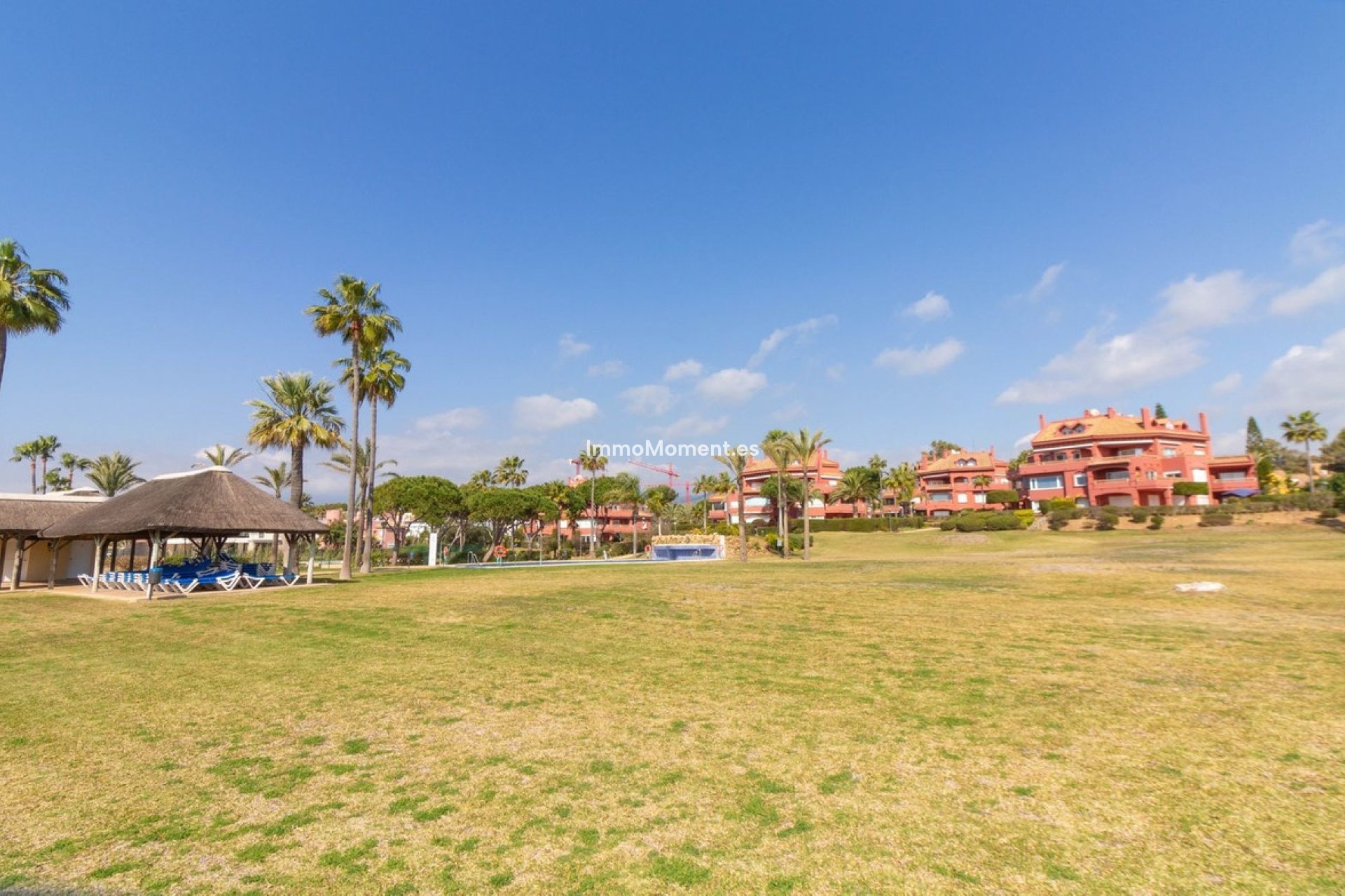 Resale - Apartment - Marbella - Elviria