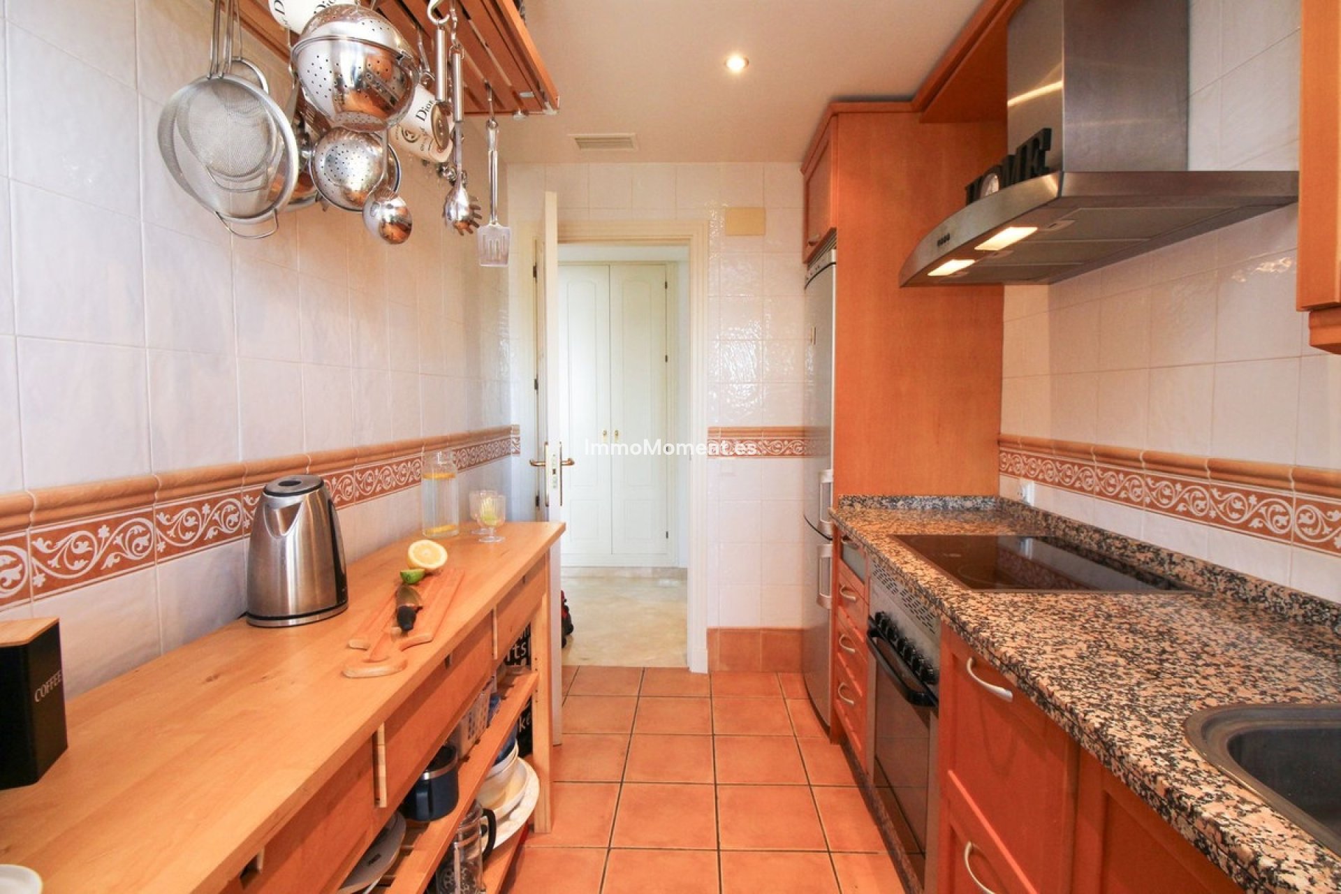Resale - Apartment - Marbella - Elviria