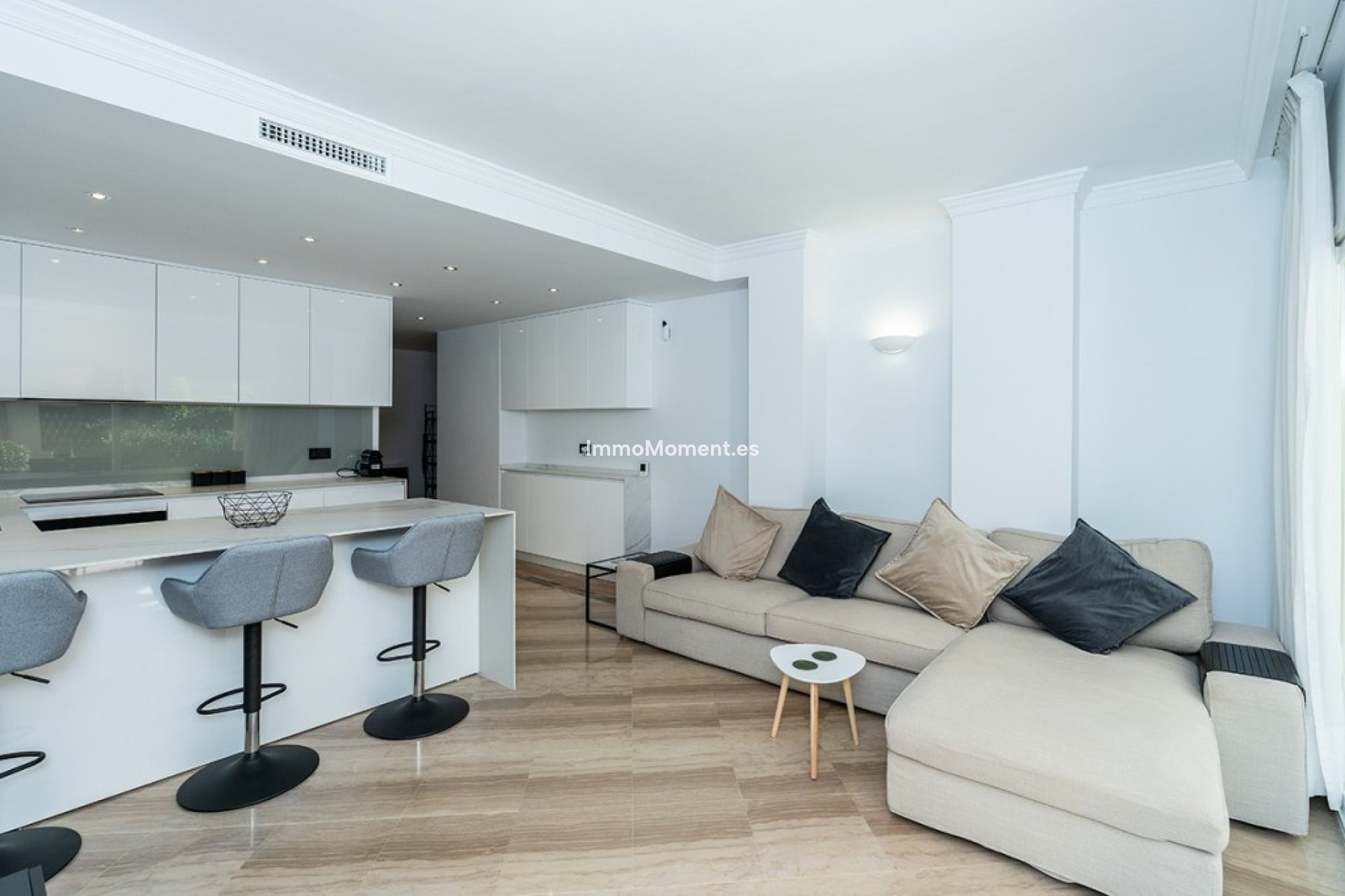 Resale - Apartment - Marbella - Elviria