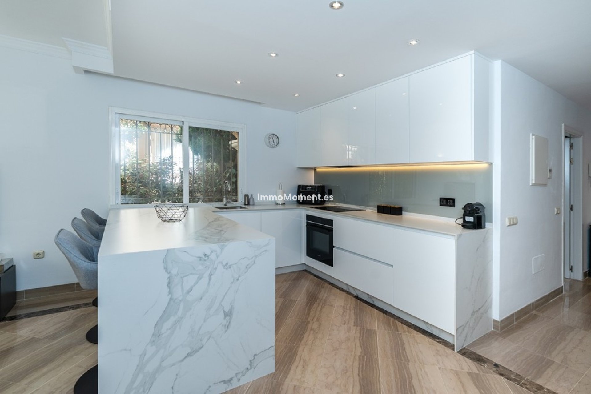 Resale - Apartment - Marbella - Elviria