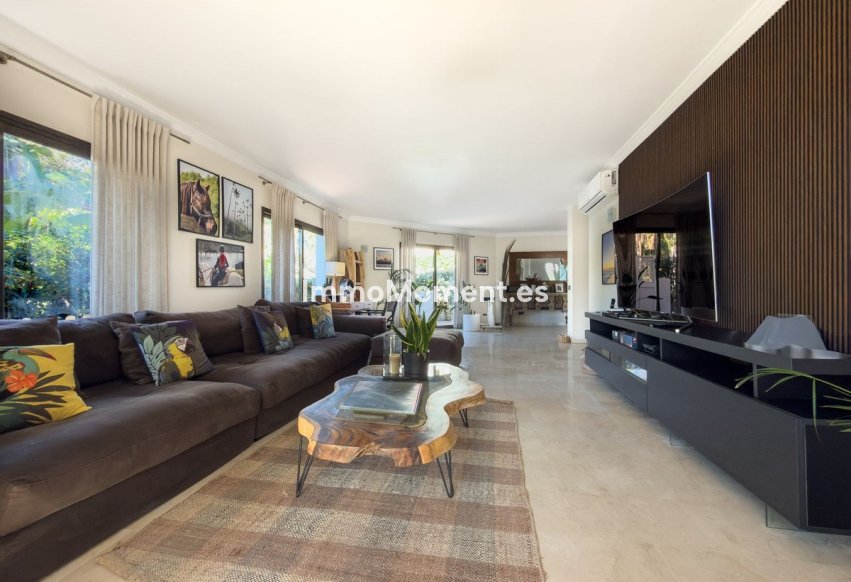 Resale - Apartment - Marbella - Elviria