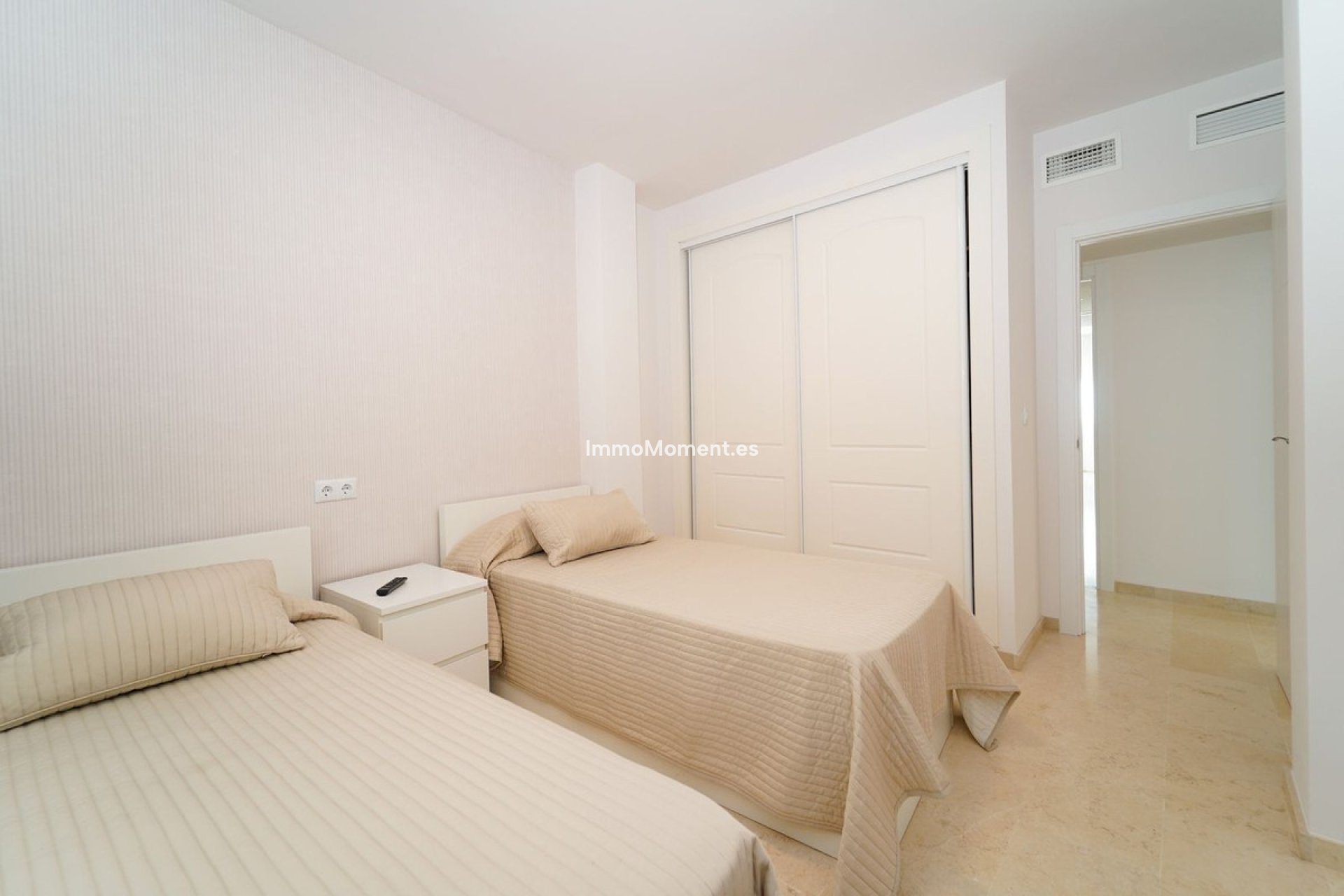 Resale - Apartment - Marbella - Elviria
