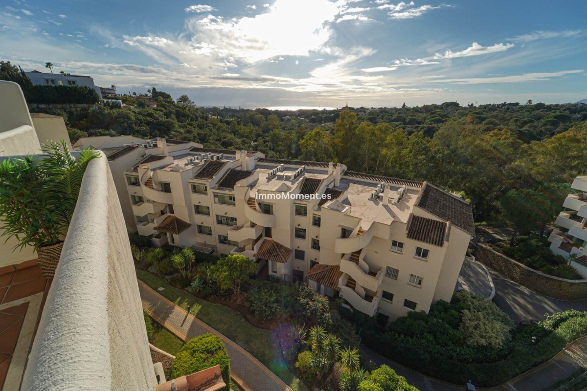 Resale - Apartment - Marbella - Elviria